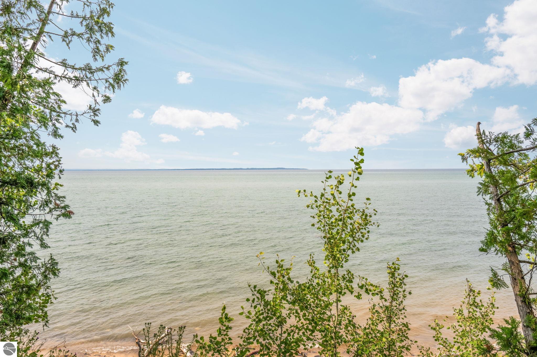 11167 Lakeshore Drive