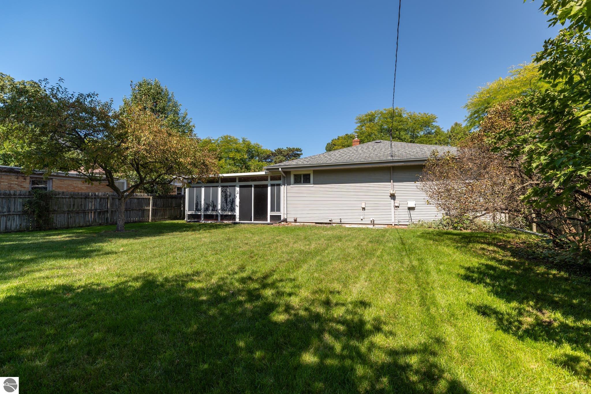 2016 Center Avenue