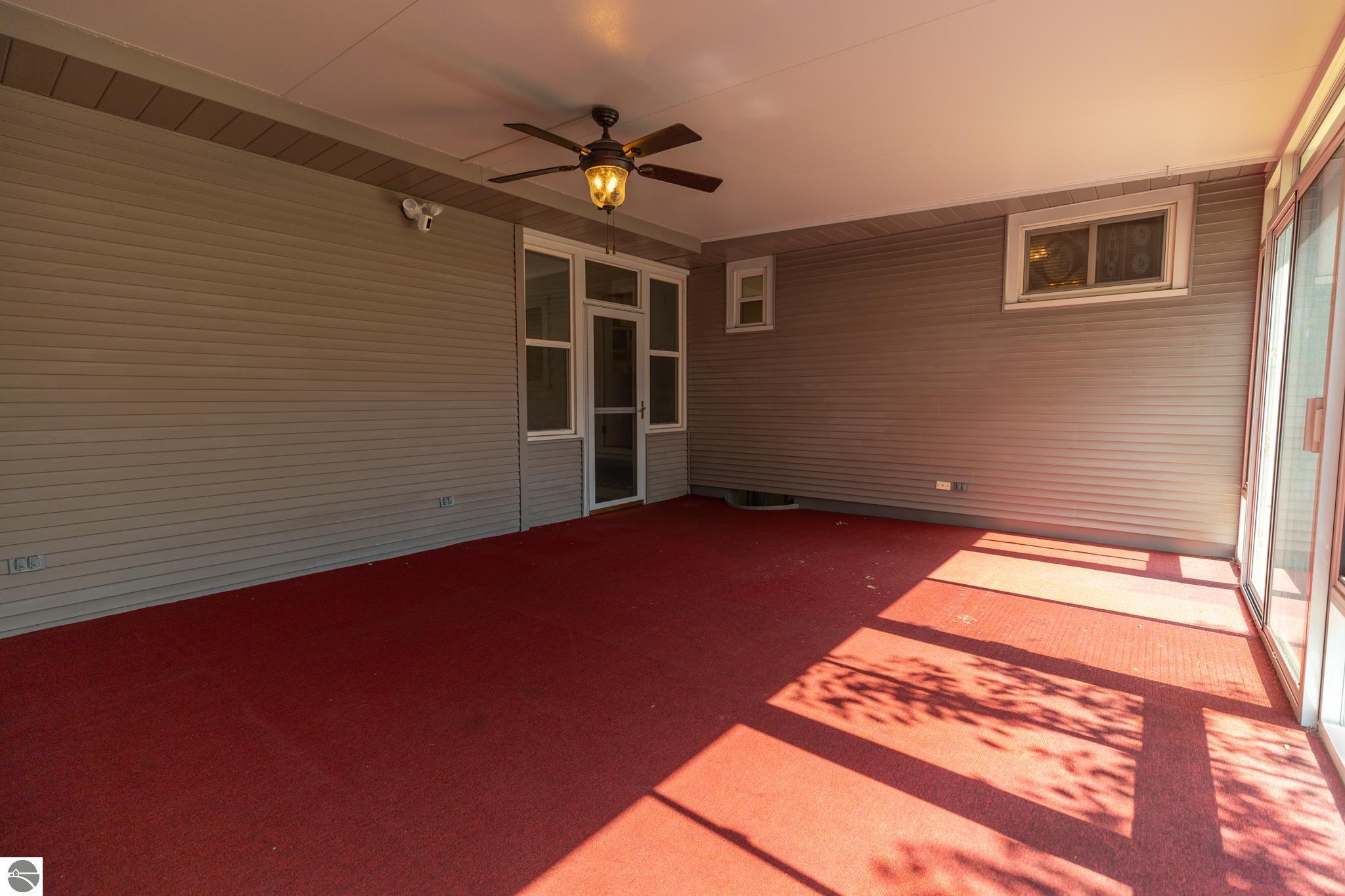 2016 Center Avenue