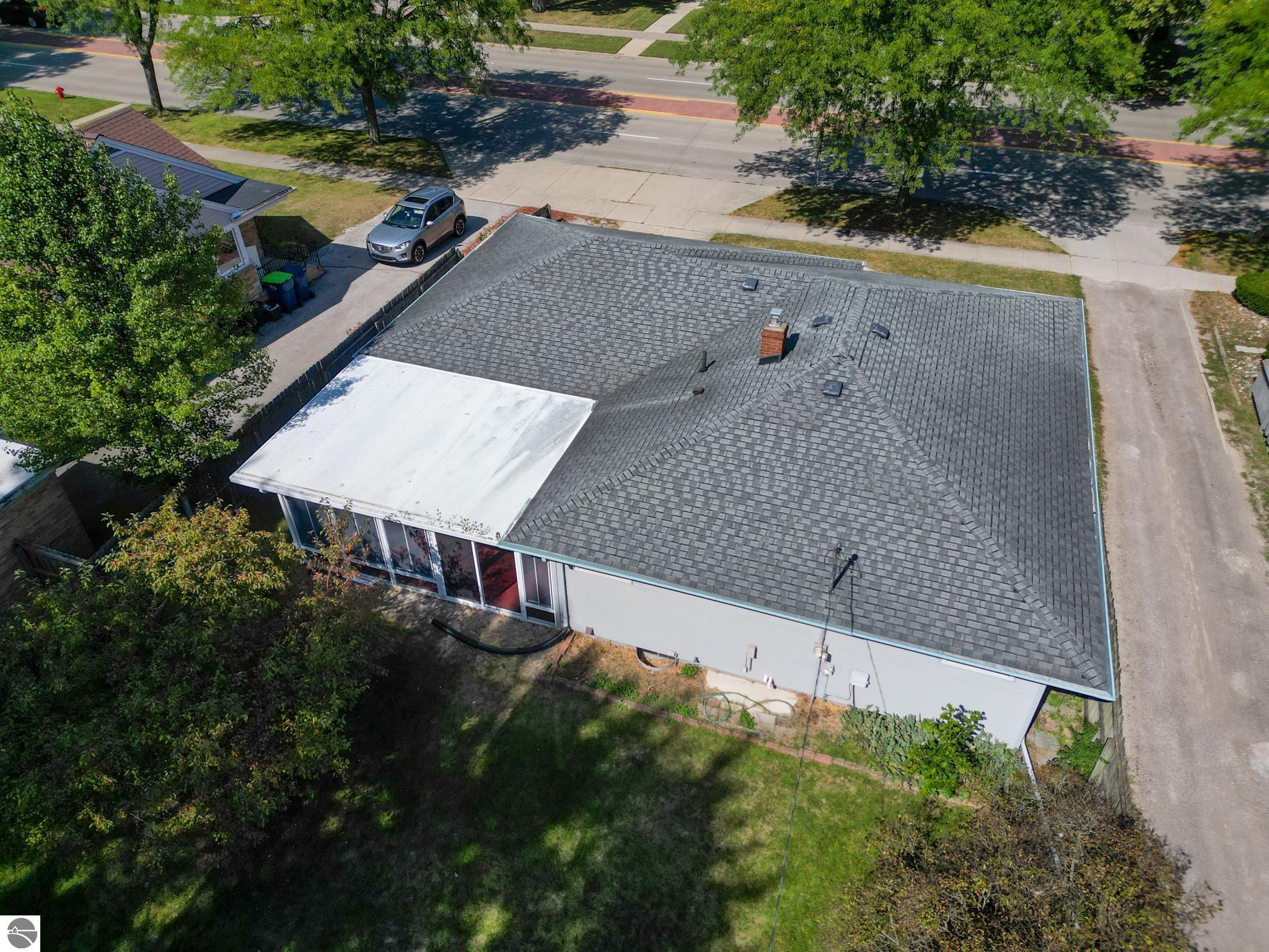 2016 Center Avenue