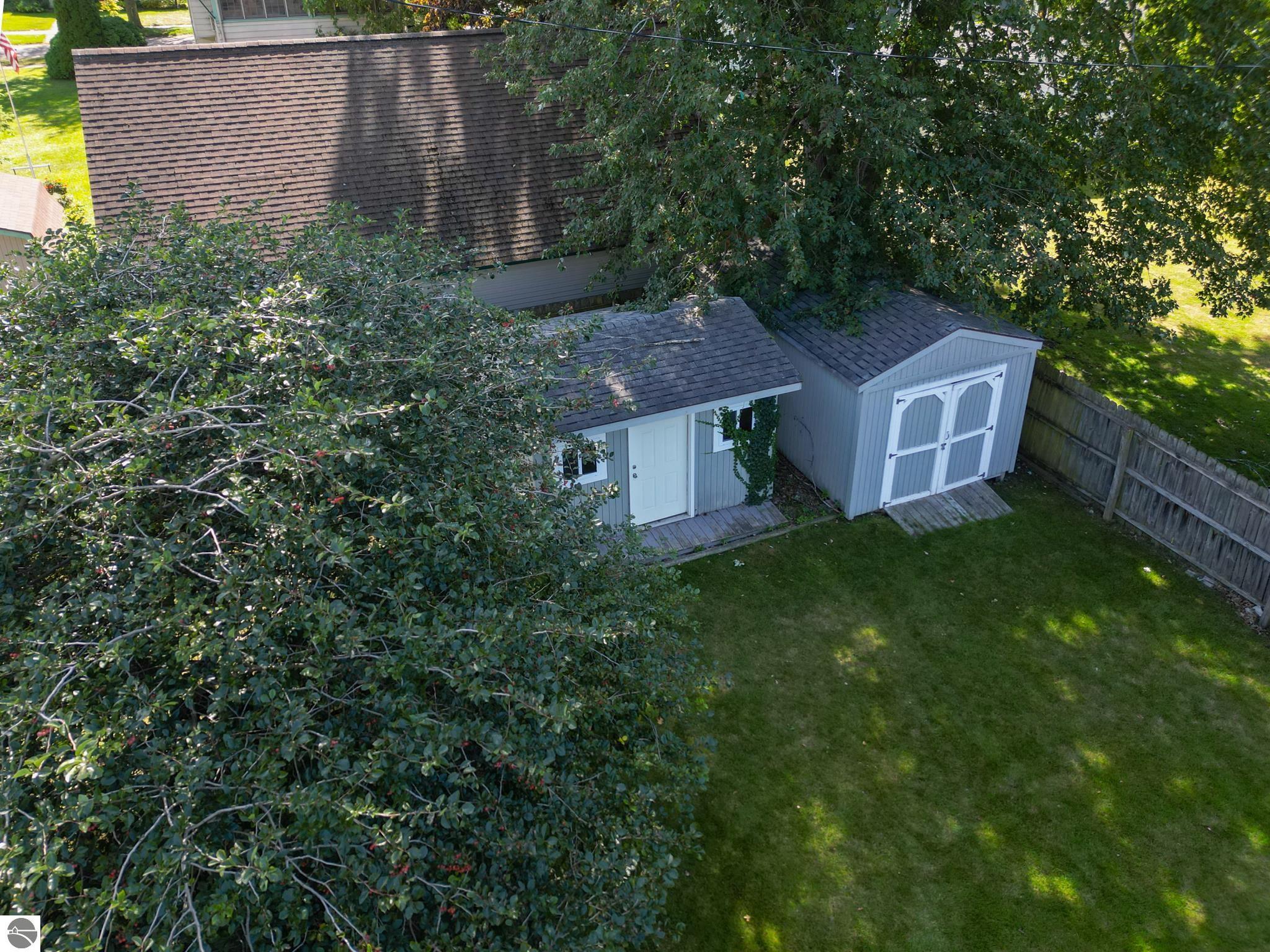 2016 Center Avenue