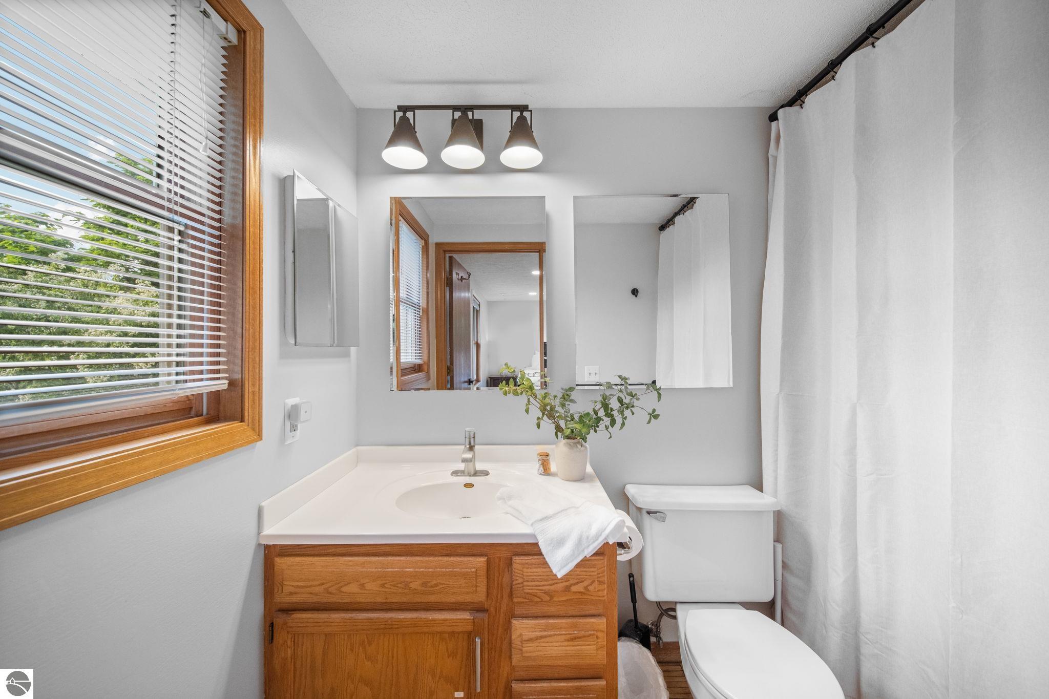 2219 N Our Majestic Trail