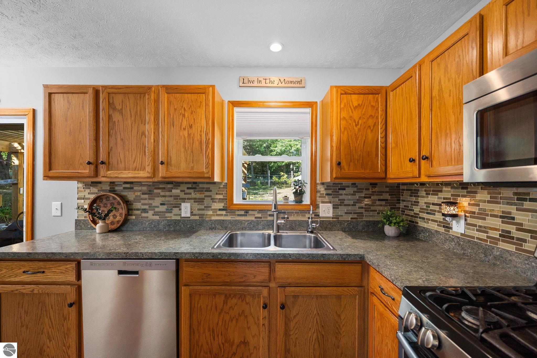 6658 Summit City Road