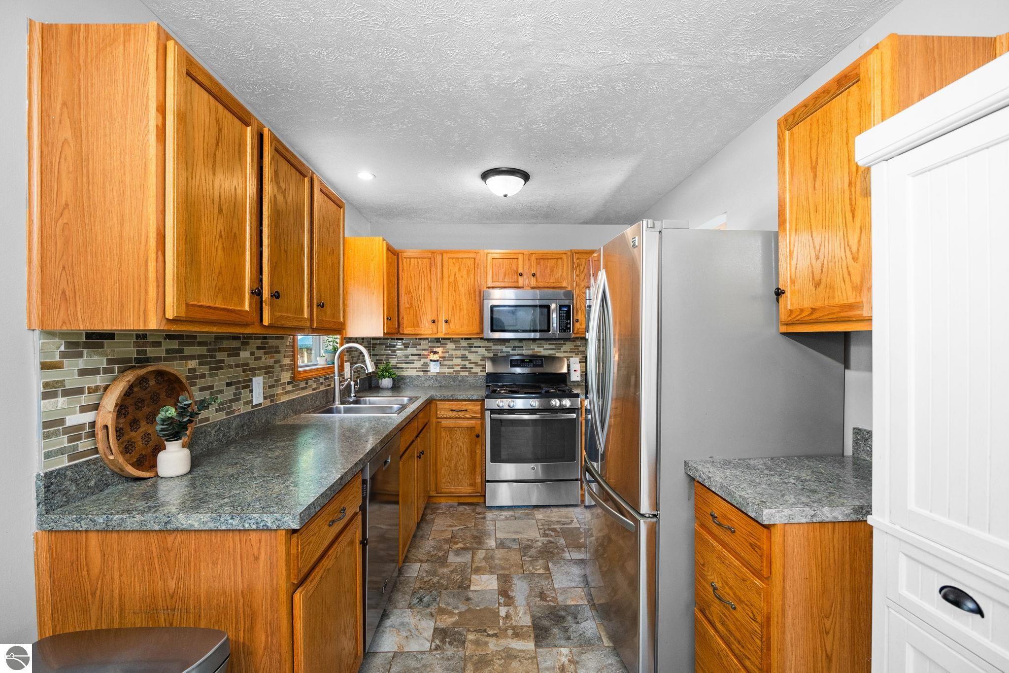 6658 Summit City Road