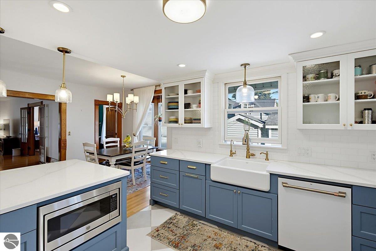221 Boardman Avenue