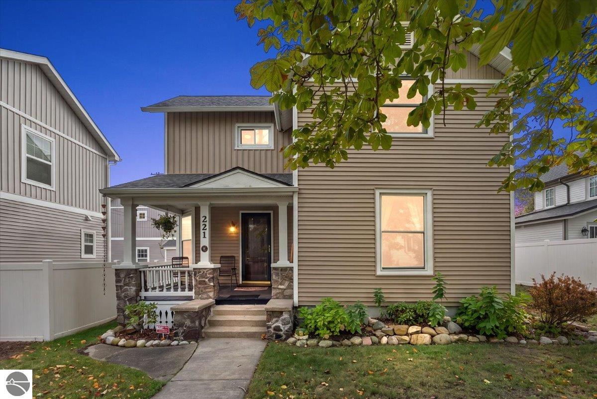 221 Boardman Avenue