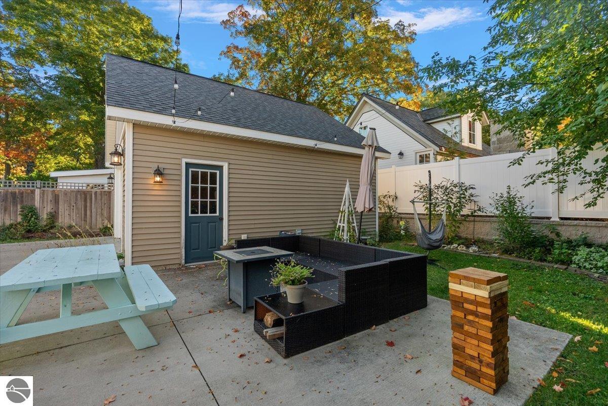 221 Boardman Avenue