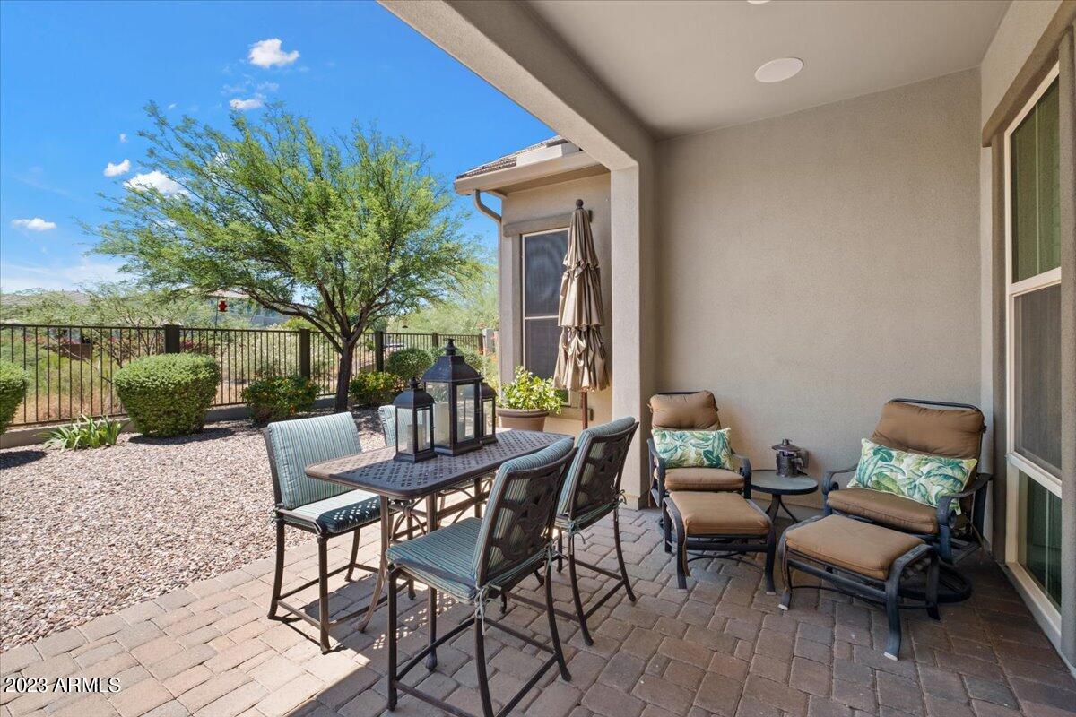 2339 W DUANE Lane