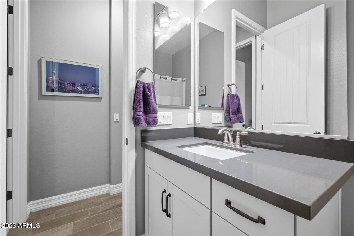 2339 W DUANE Lane