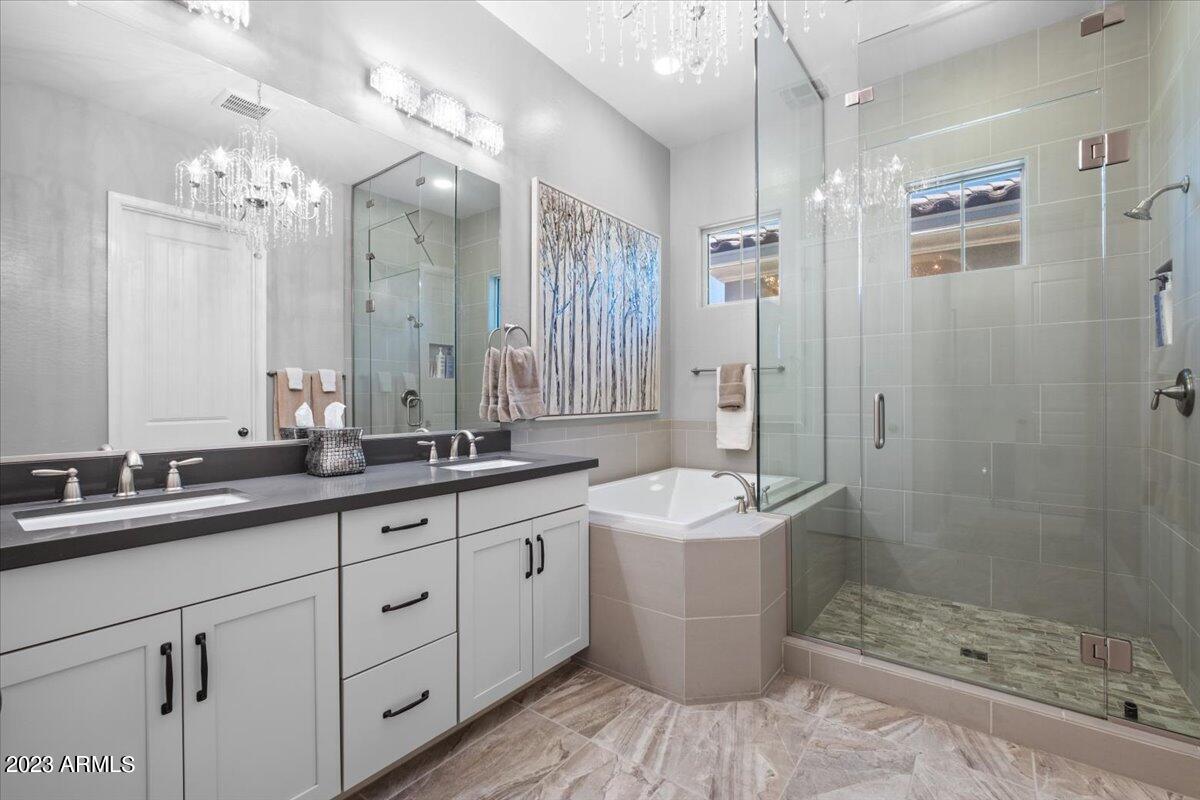 2339 W DUANE Lane