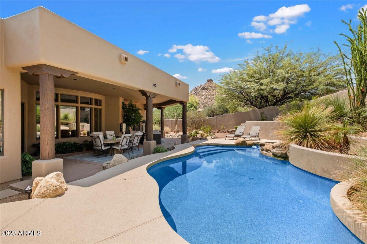 11450 E WHISPERING WIND Drive E