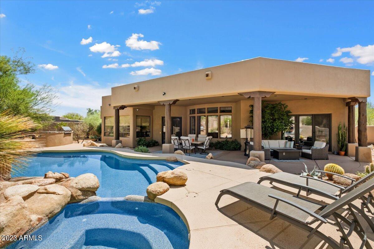 11450 E WHISPERING WIND Drive E