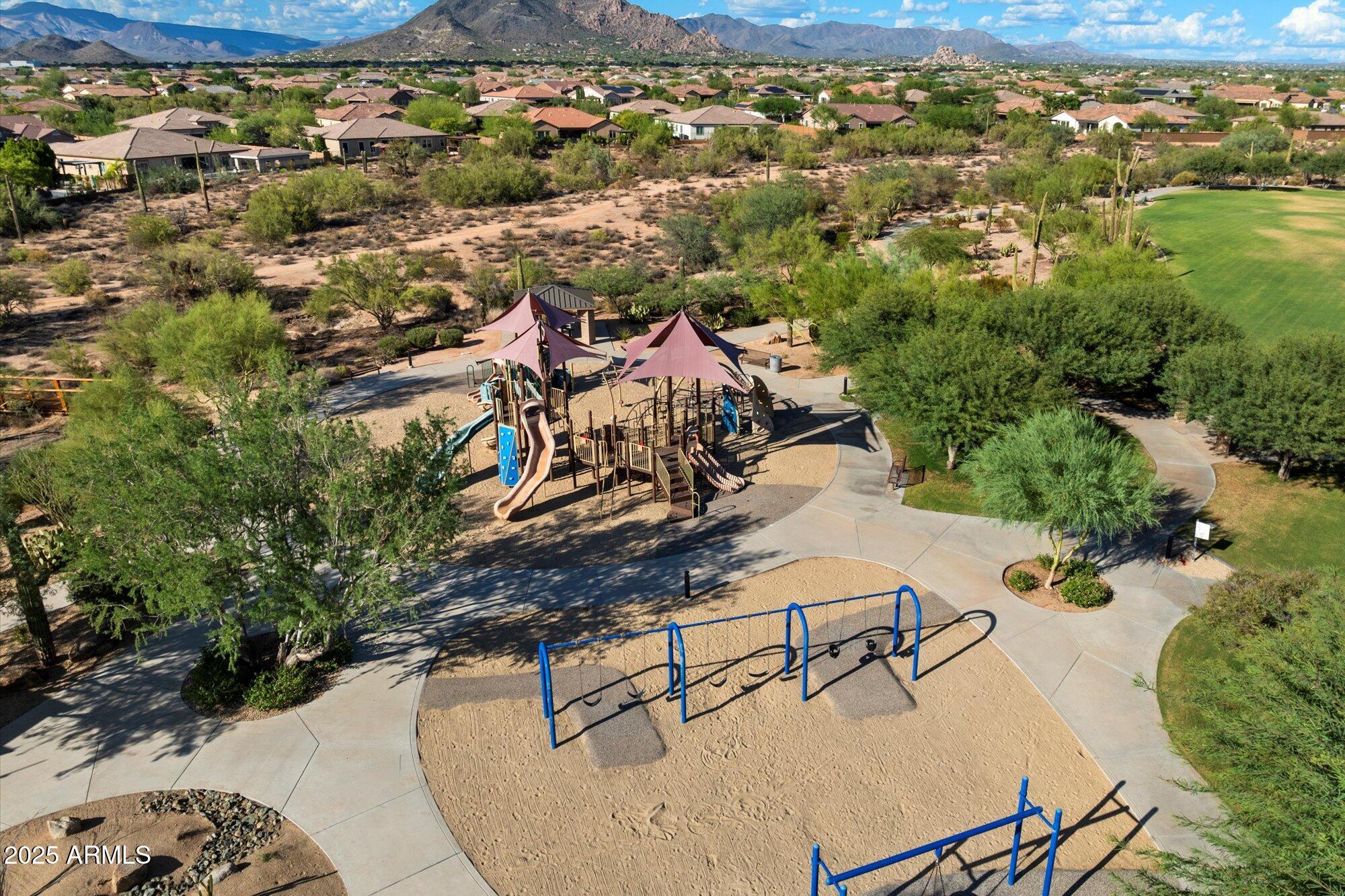 5914 E LITTLE WELLS Pass
