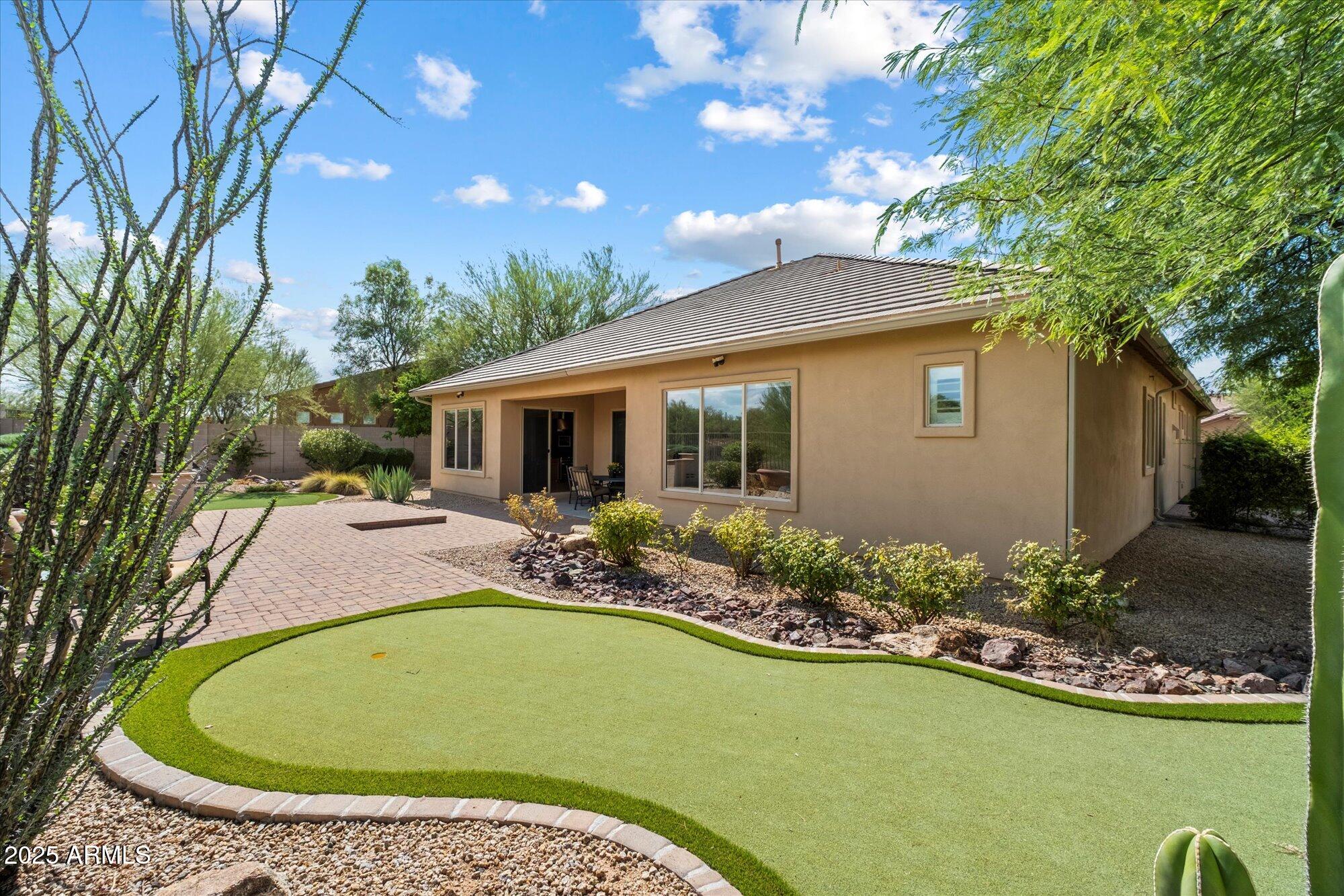 5914 E LITTLE WELLS Pass