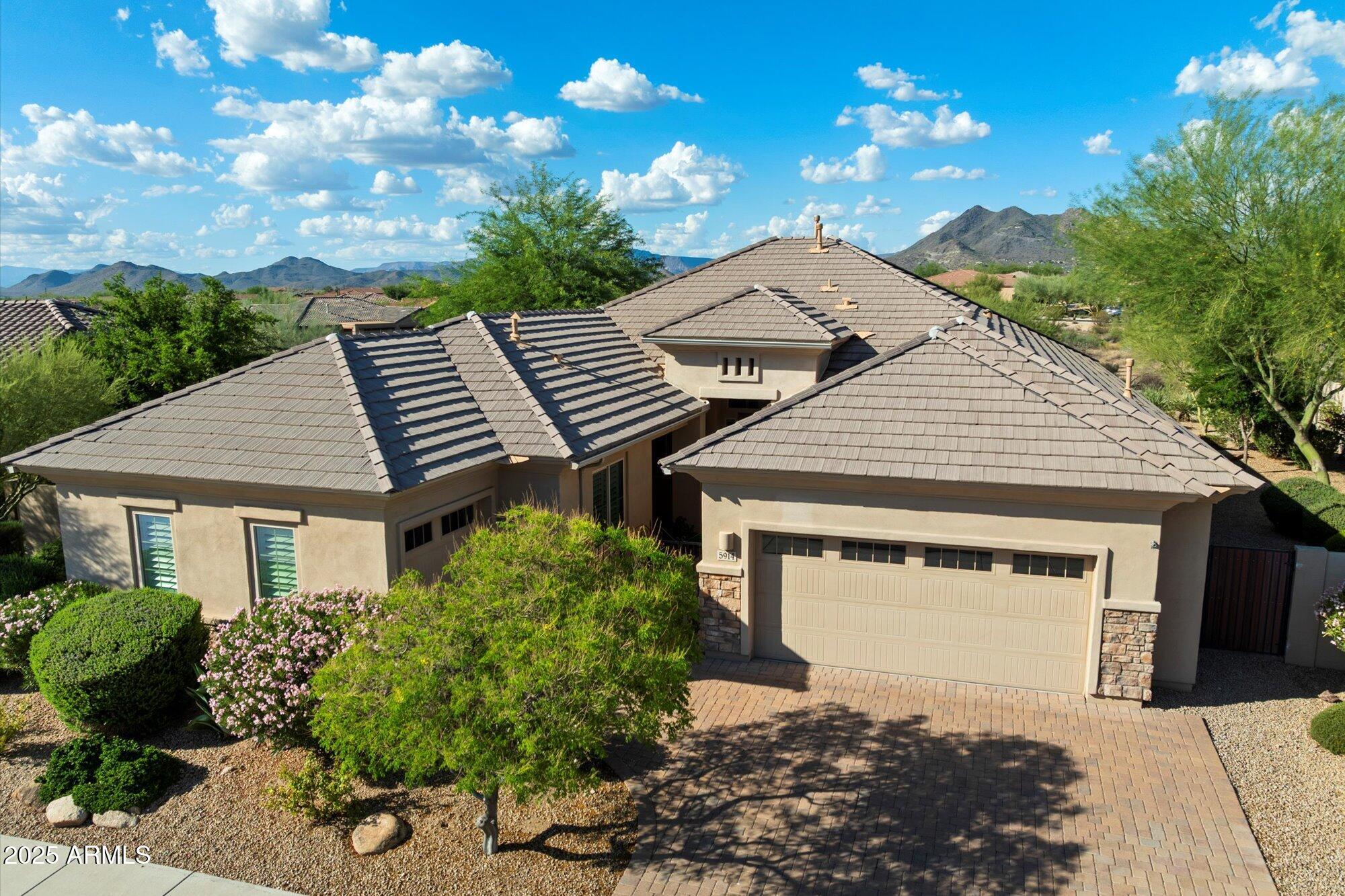 5914 E LITTLE WELLS Pass