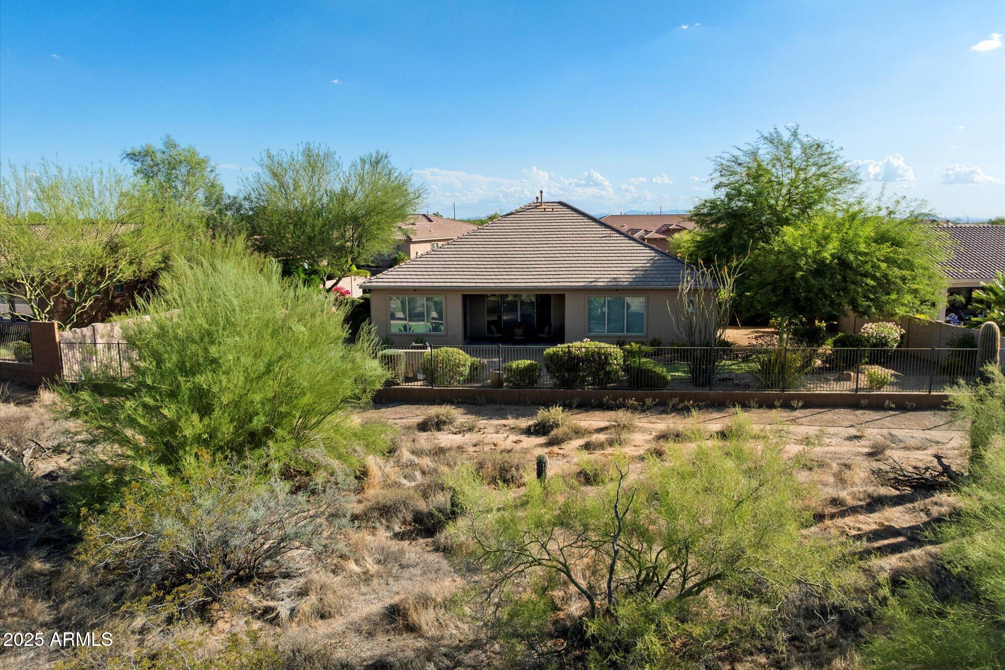 5914 E LITTLE WELLS Pass