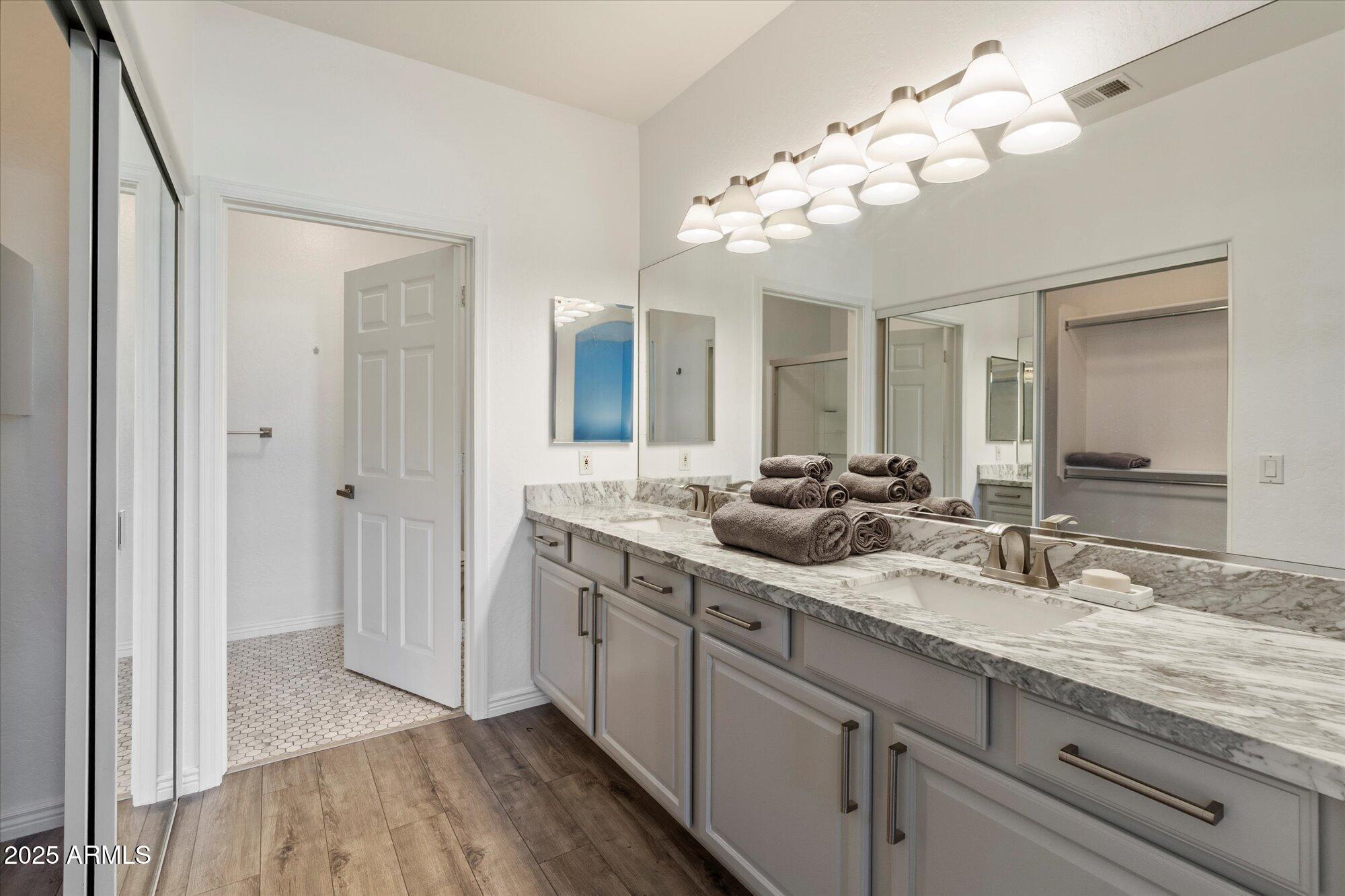 11500 E COCHISE Drive, 1104