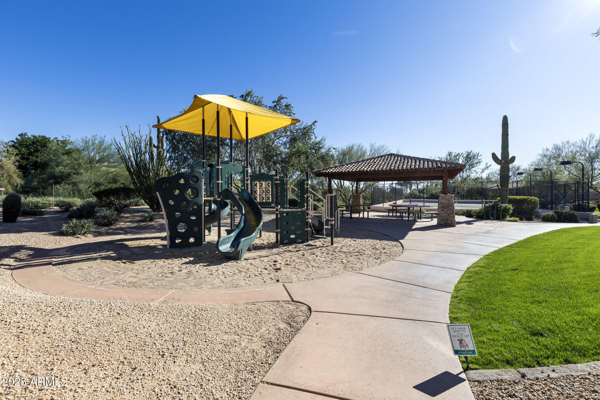 6419 E GREYTHORN Drive