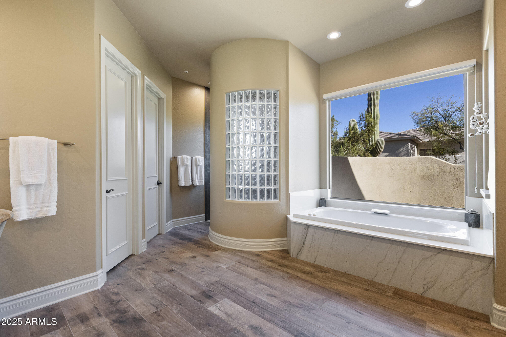 6419 E GREYTHORN Drive