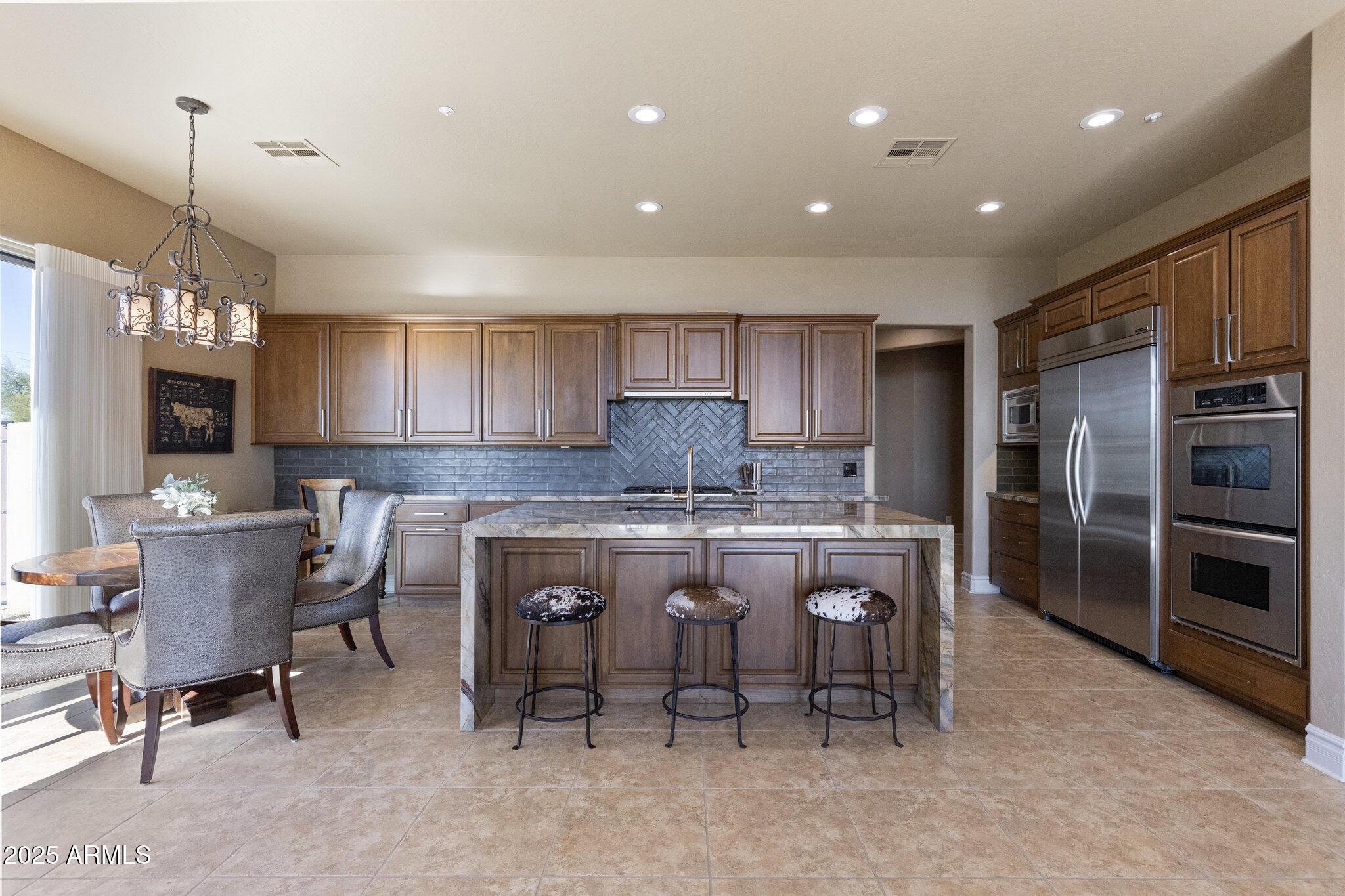 6419 E GREYTHORN Drive