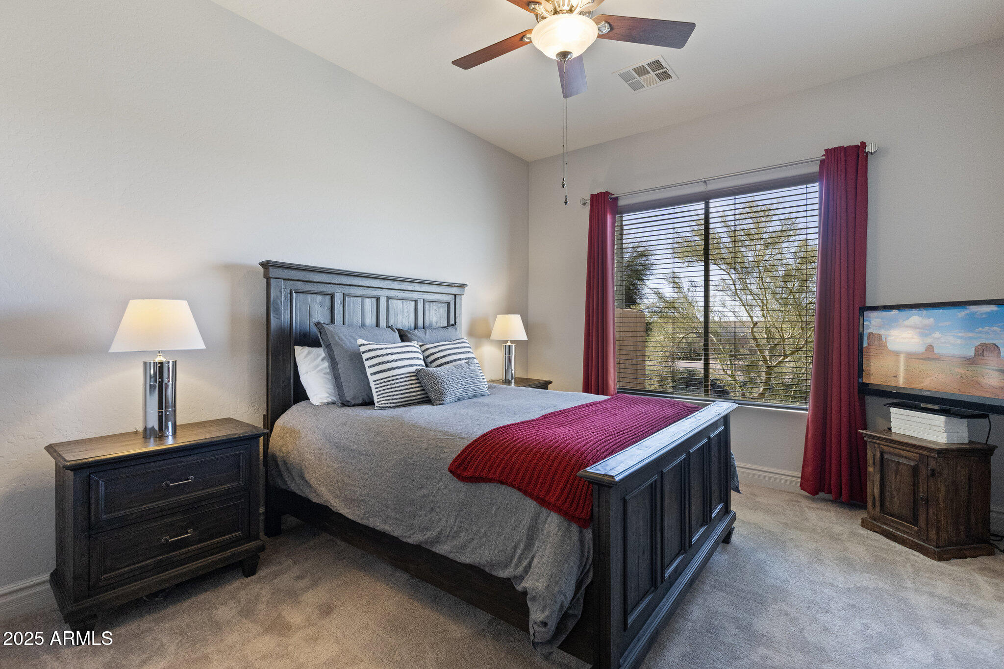 6419 E GREYTHORN Drive