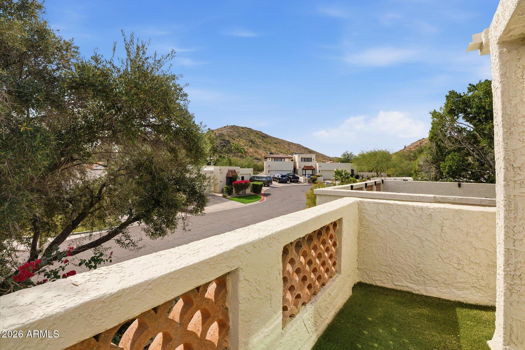 4632 E Winston Drive