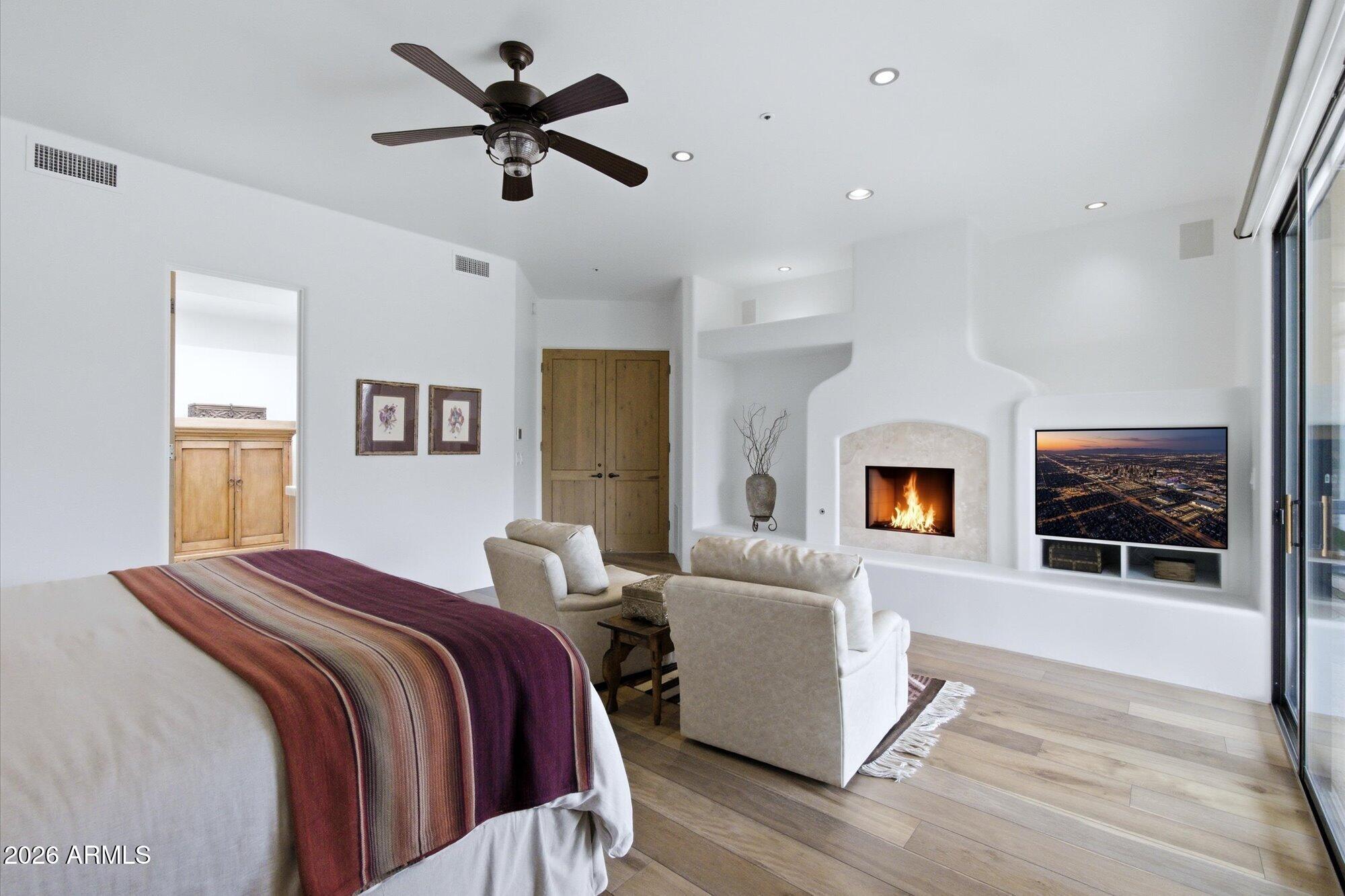 11453 E DE LA O Road