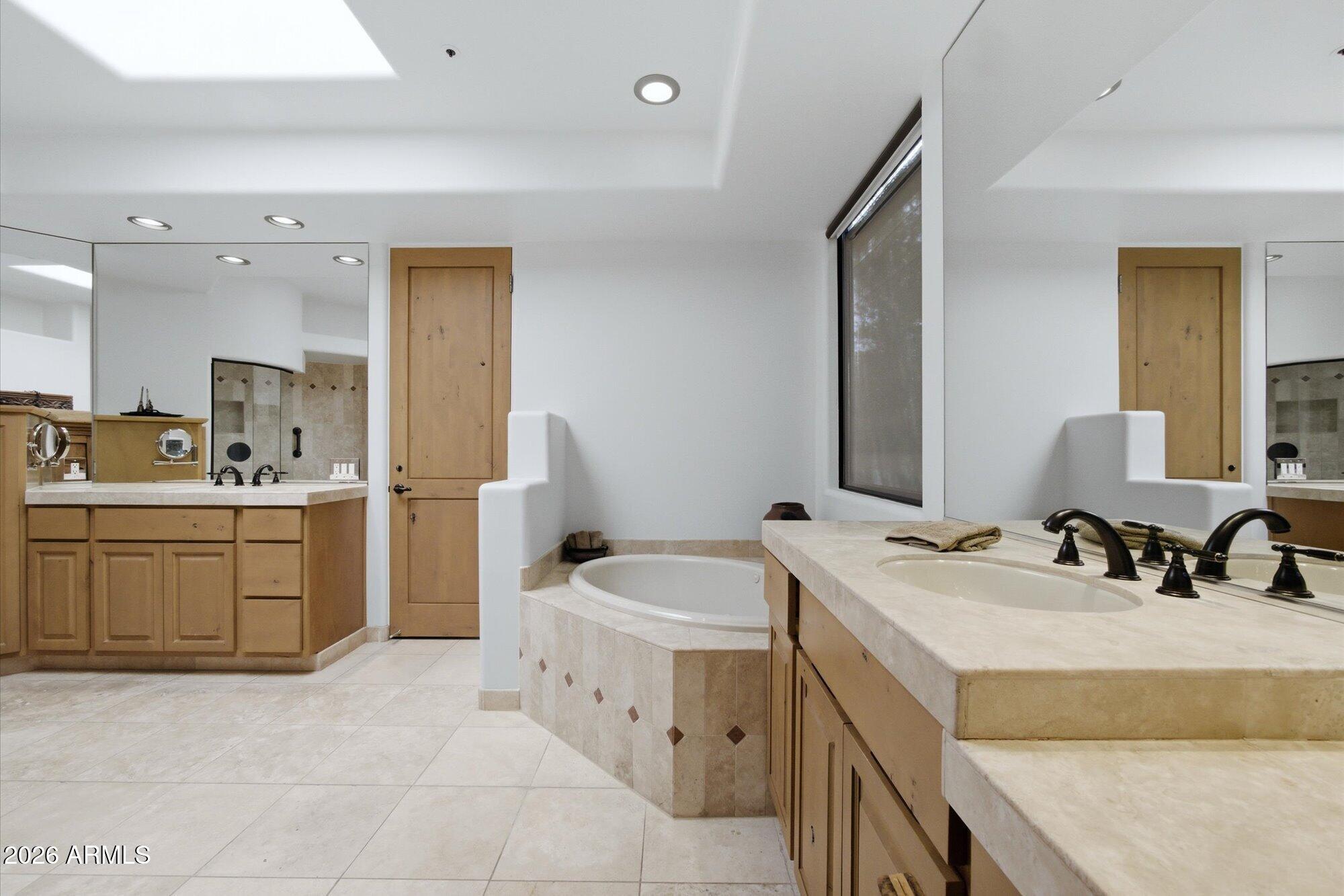 11453 E DE LA O Road