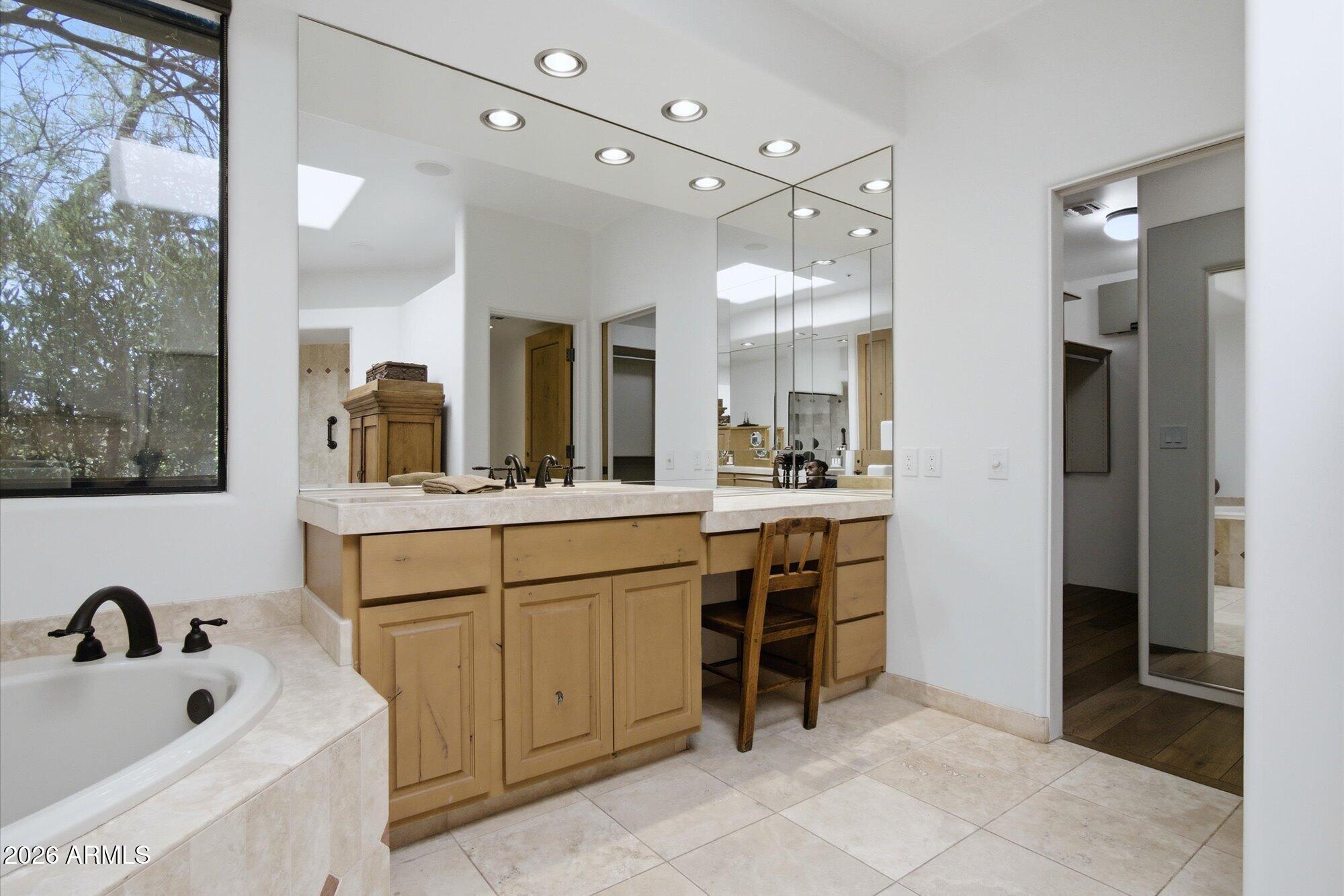 11453 E DE LA O Road