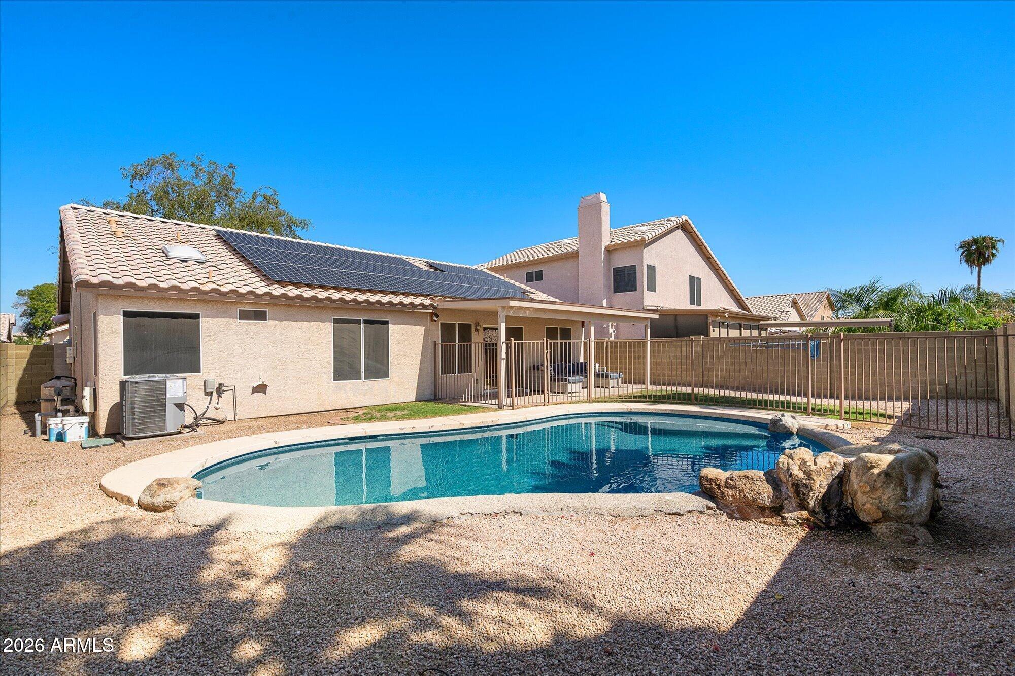 2823 E BLACKHAWK Drive