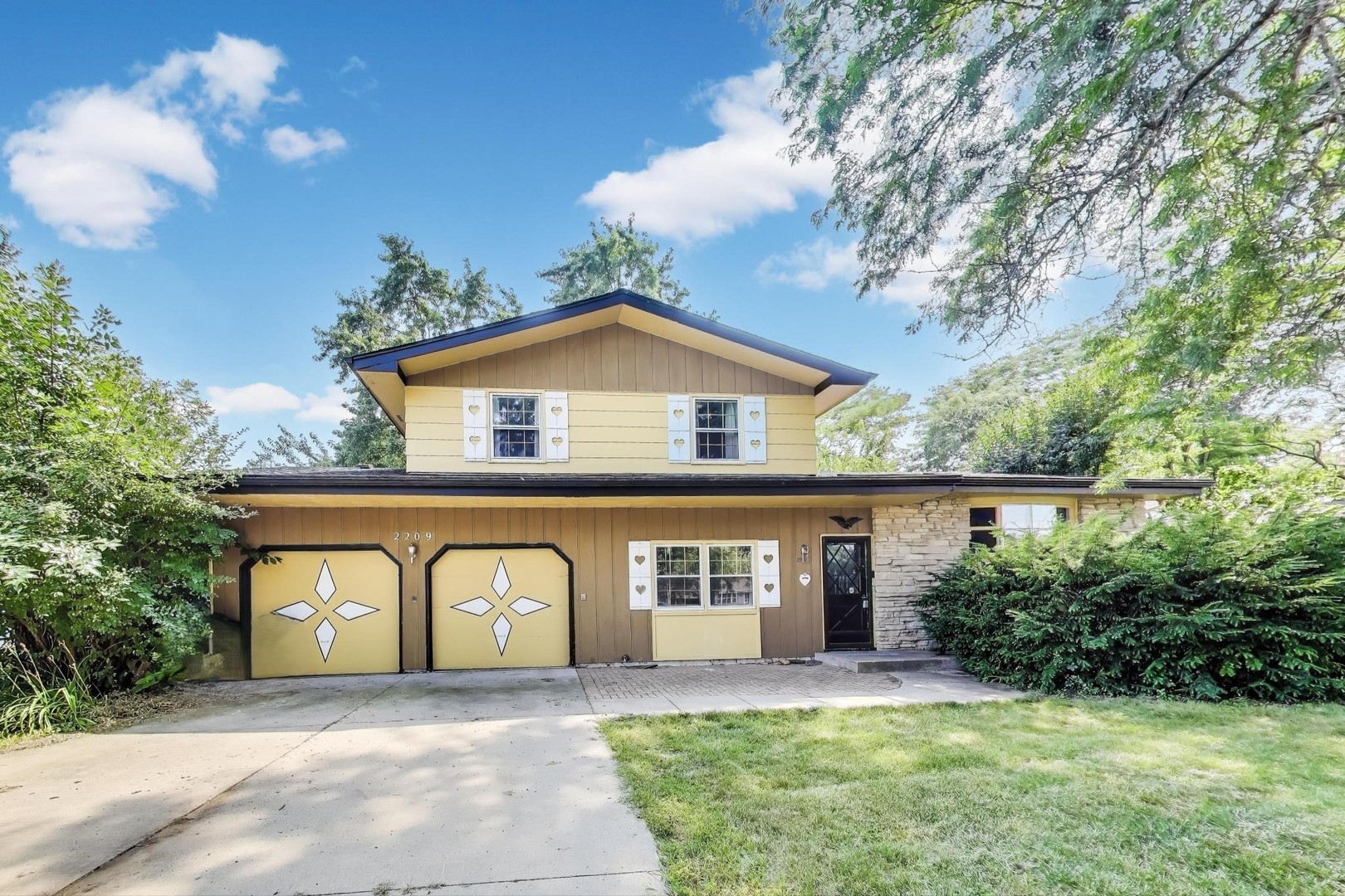 2209 E Sand Lake Road