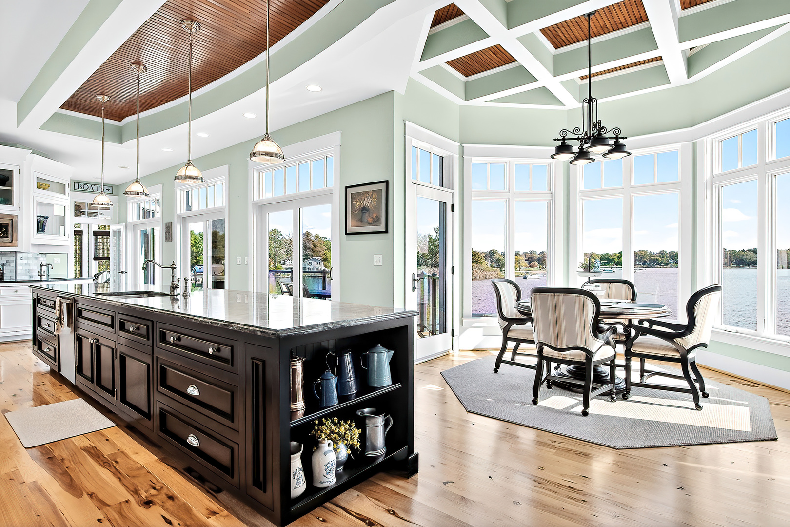 820 Peninsula Drive