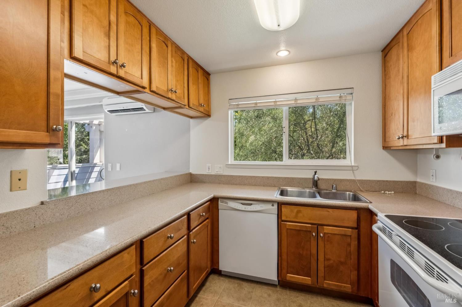 225 Burt St #34