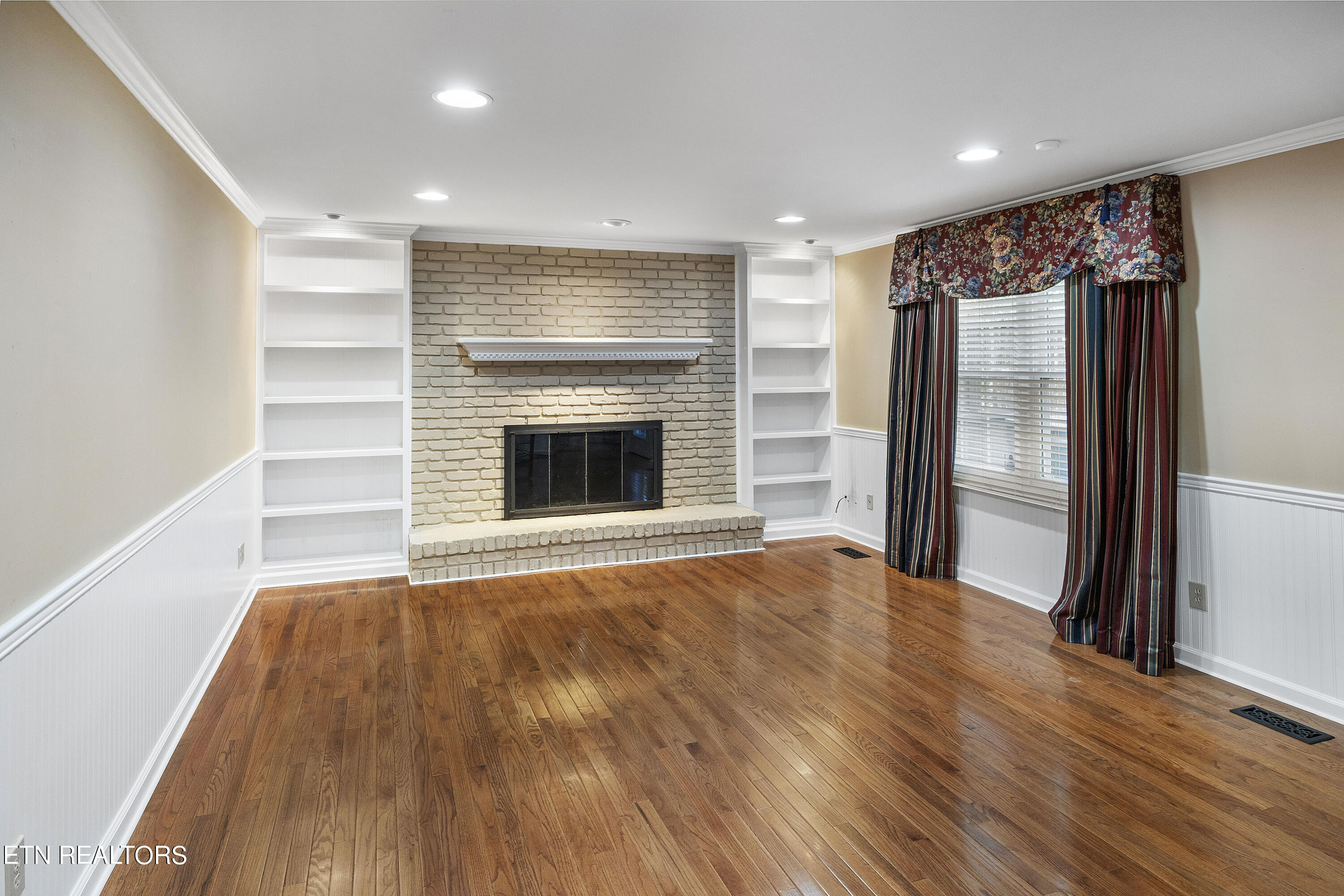 10825 Farragut Hills Blvd