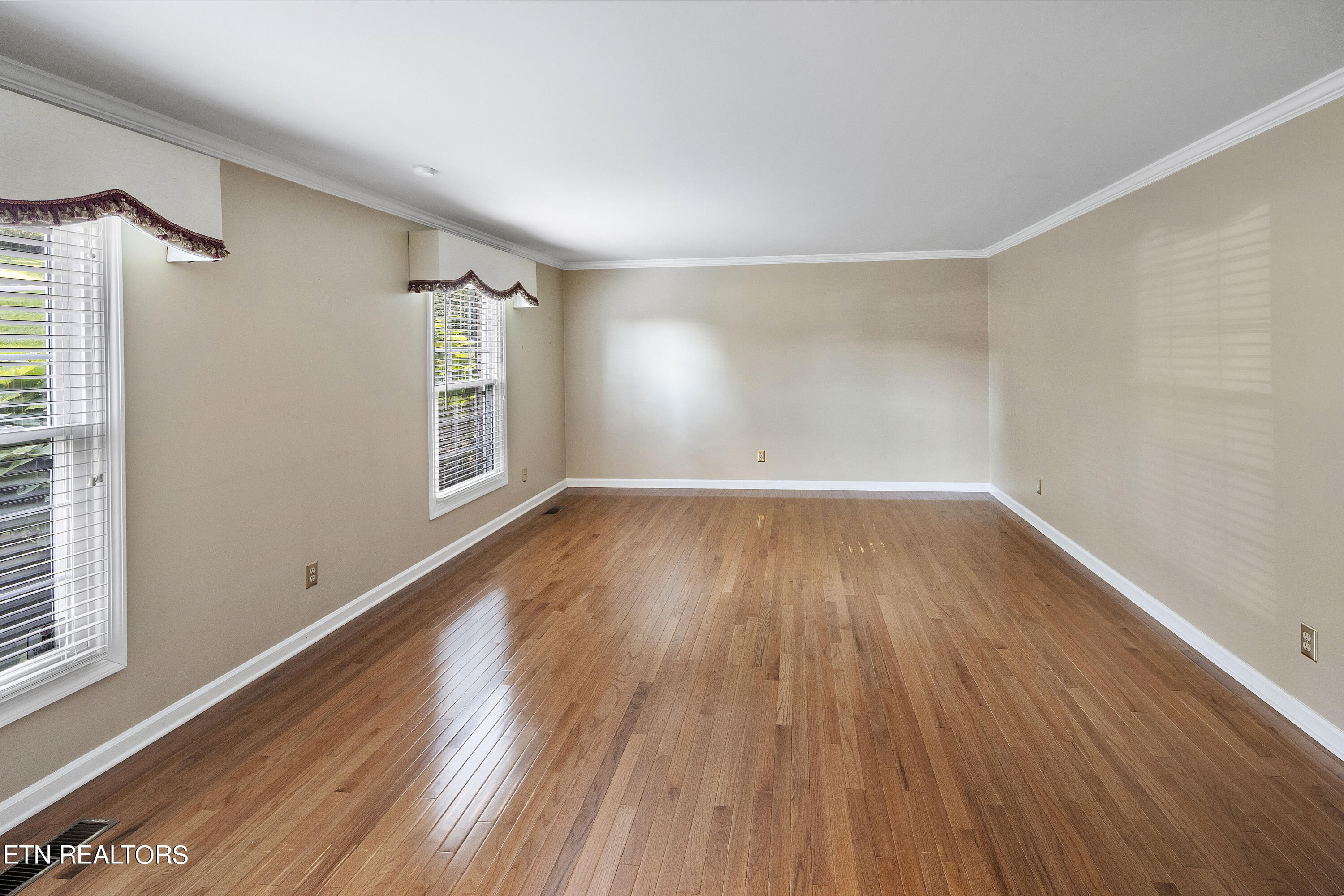 10825 Farragut Hills Blvd