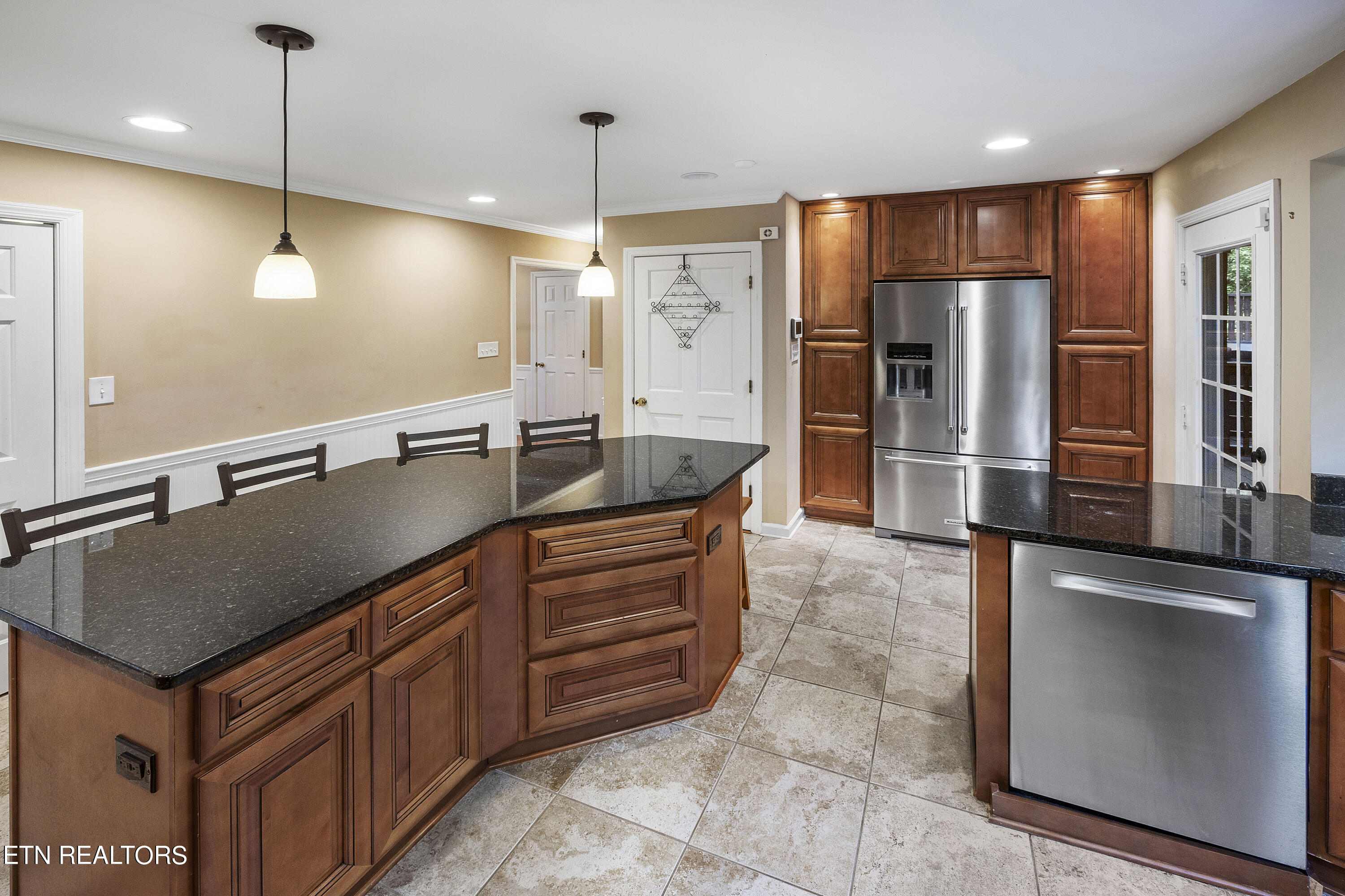 10825 Farragut Hills Blvd