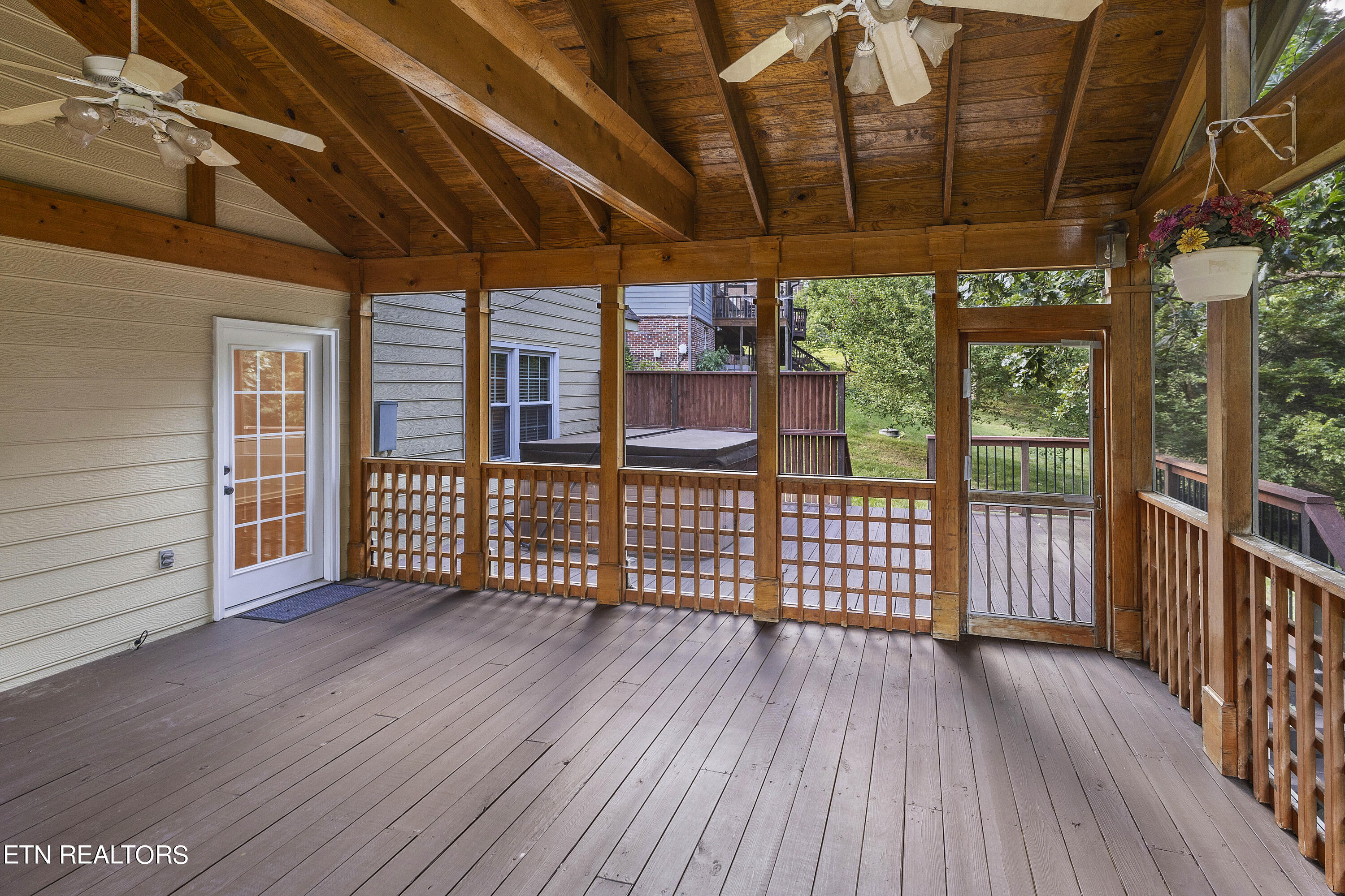 10825 Farragut Hills Blvd