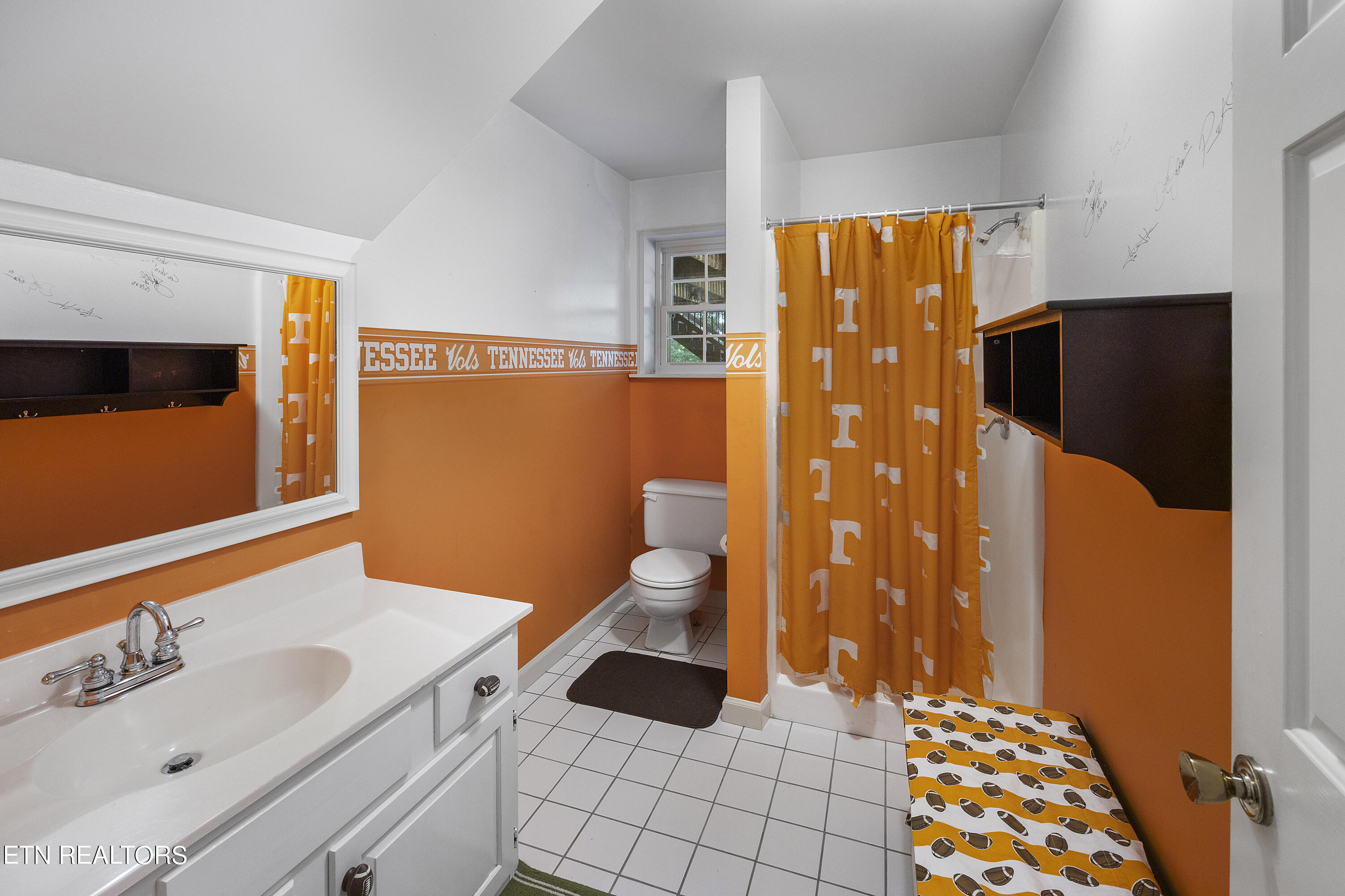 10825 Farragut Hills Blvd