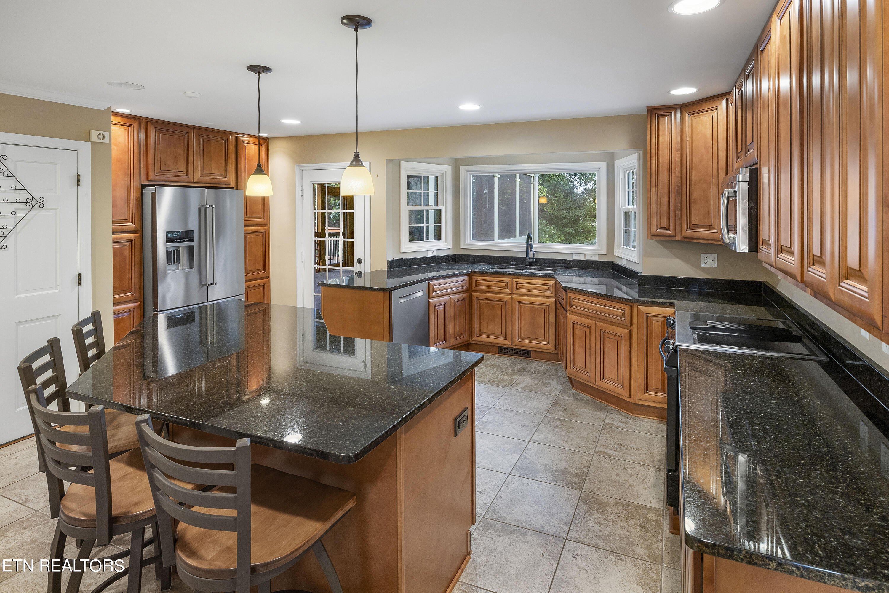 10825 Farragut Hills Blvd