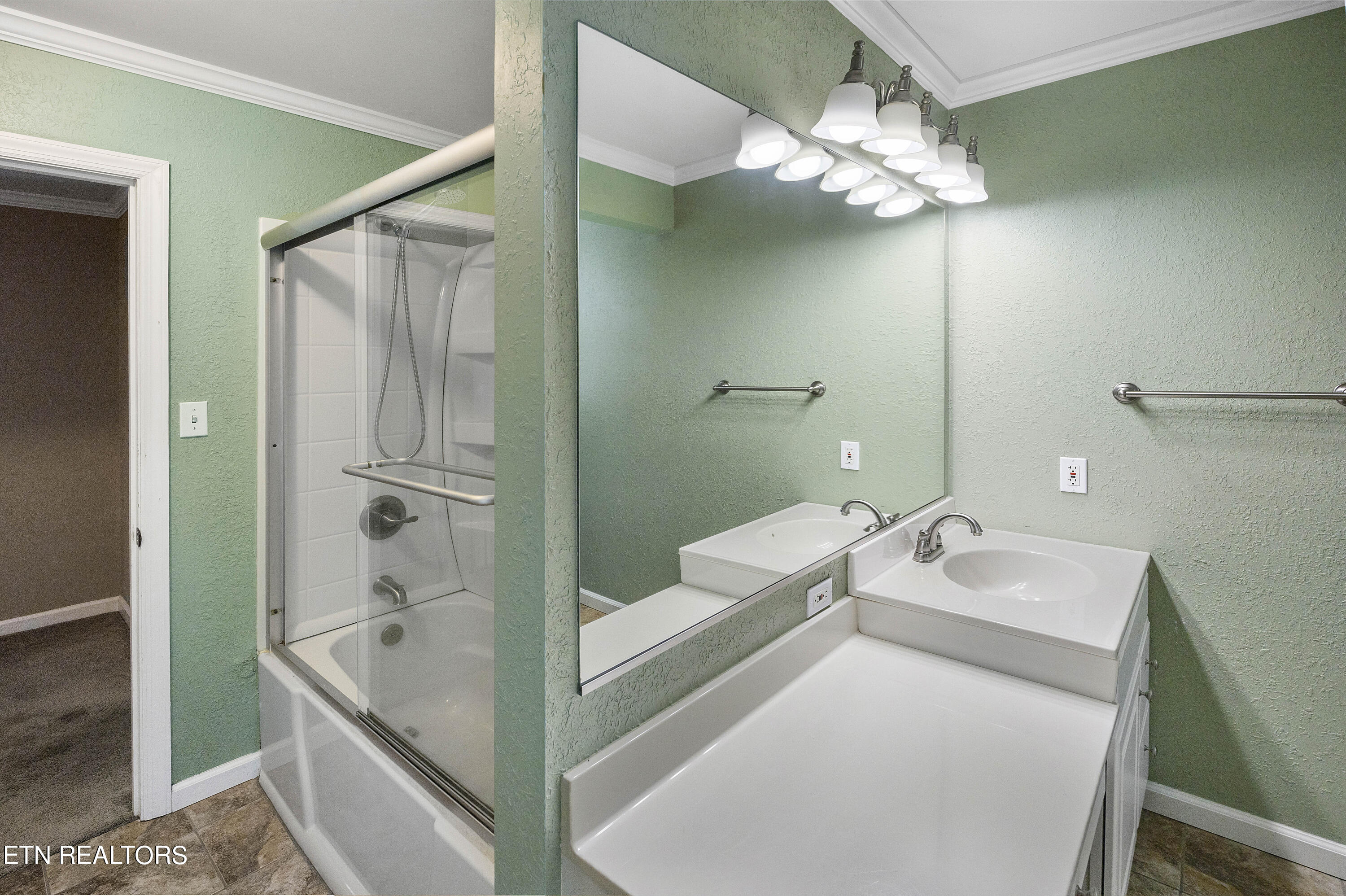 10825 Farragut Hills Blvd