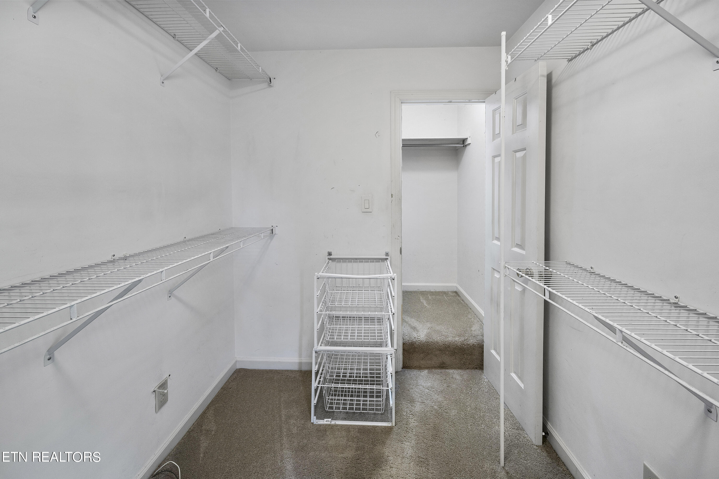 10825 Farragut Hills Blvd