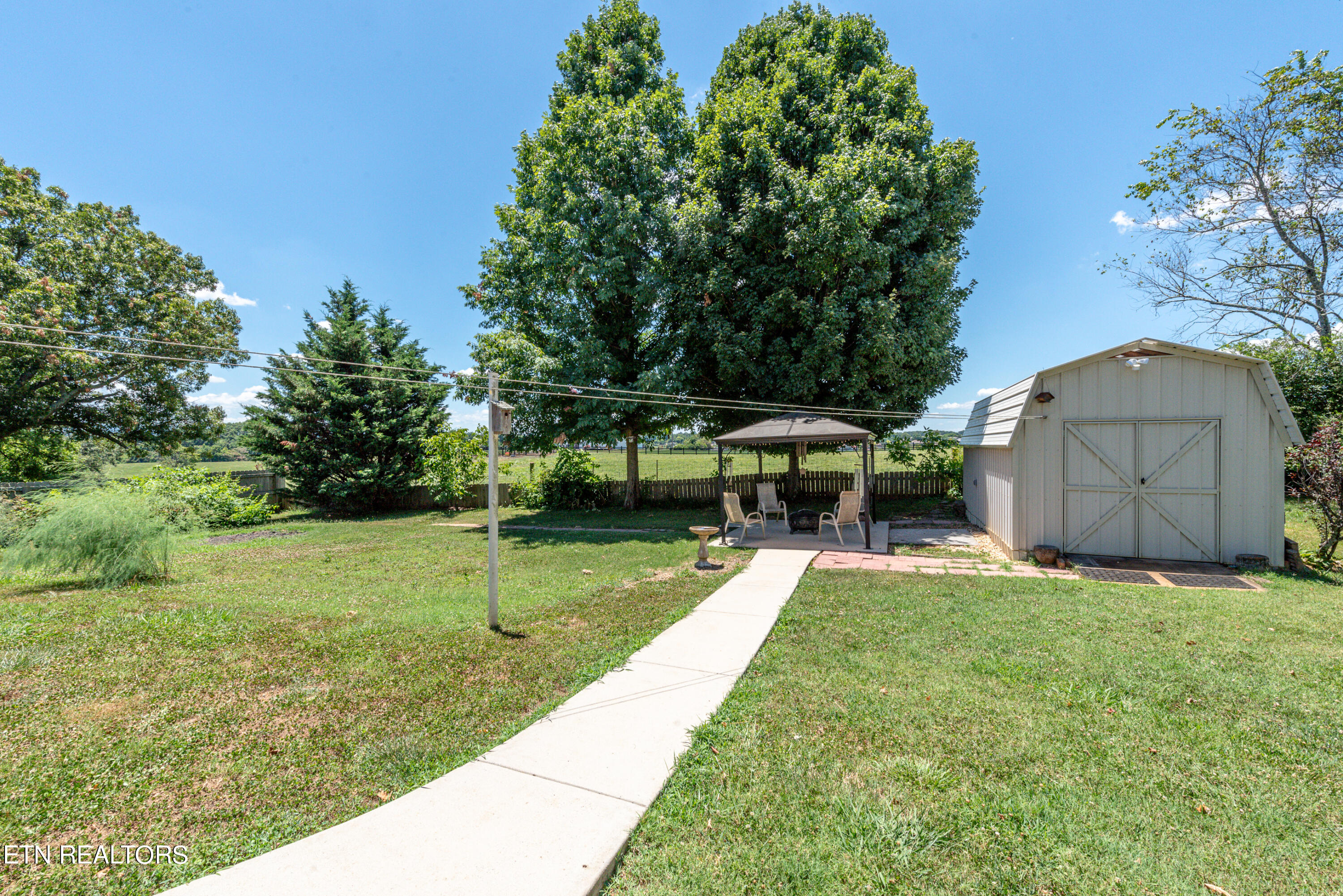 1117 Houston Springs Rd