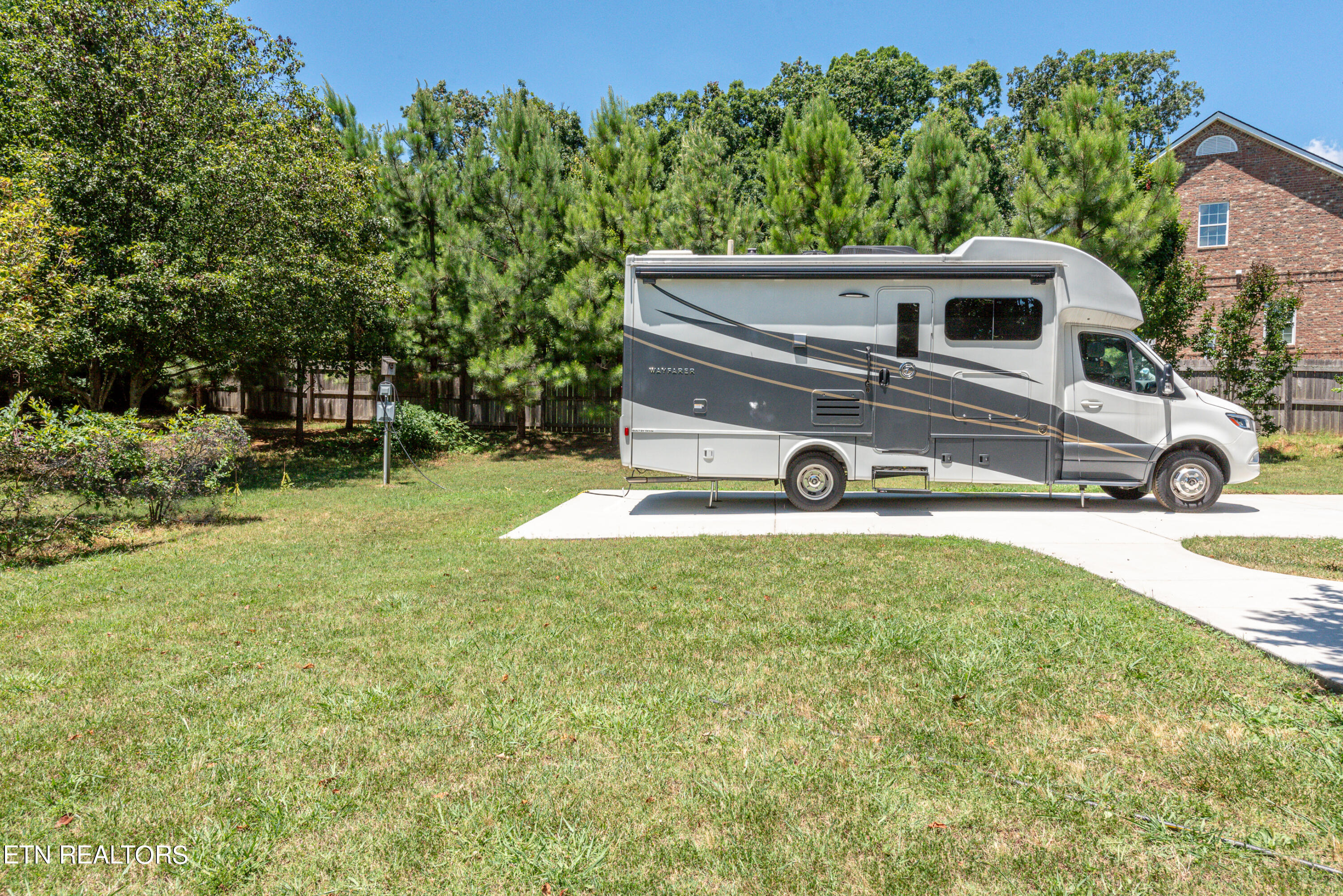 1117 Houston Springs Rd