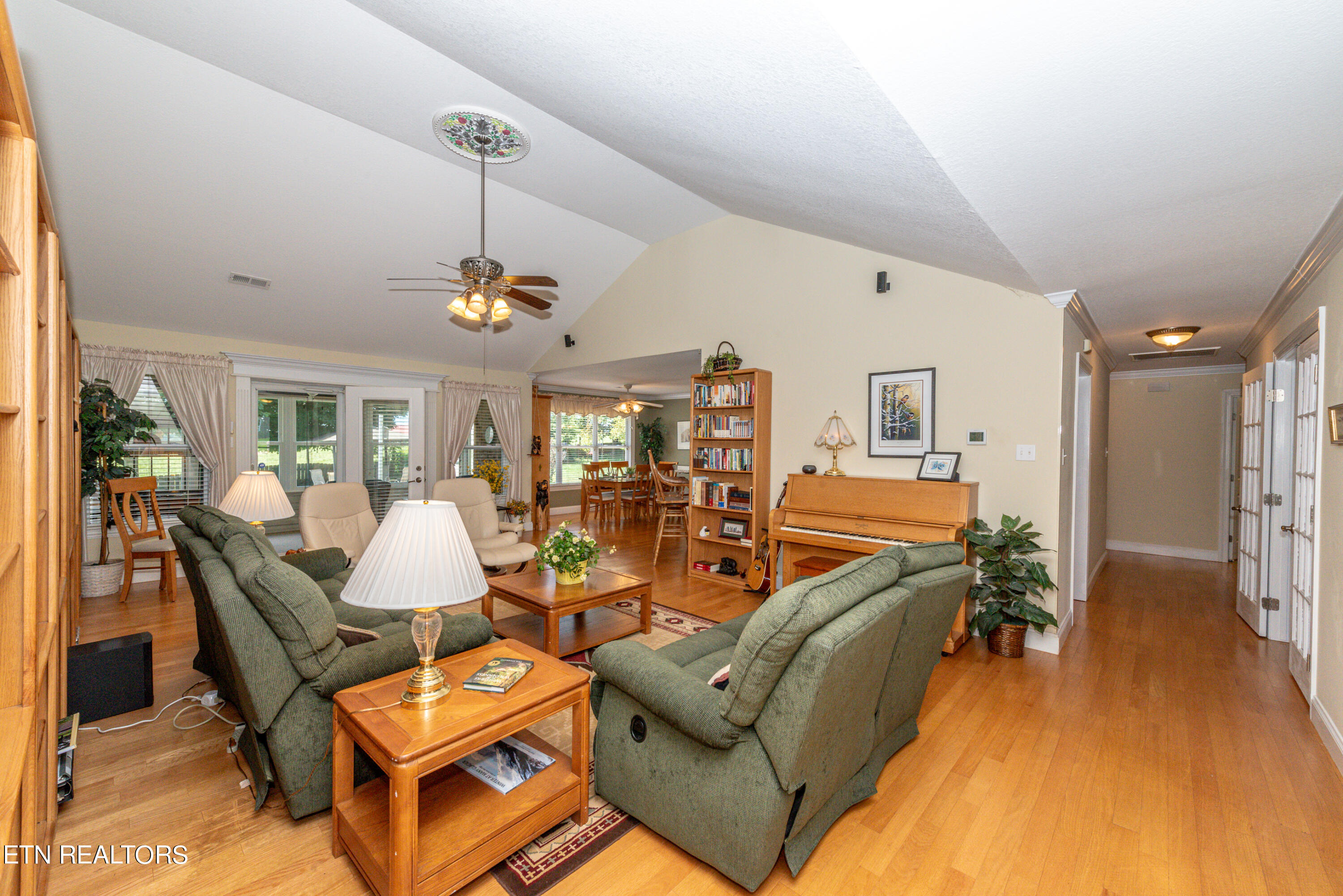 1117 Houston Springs Rd