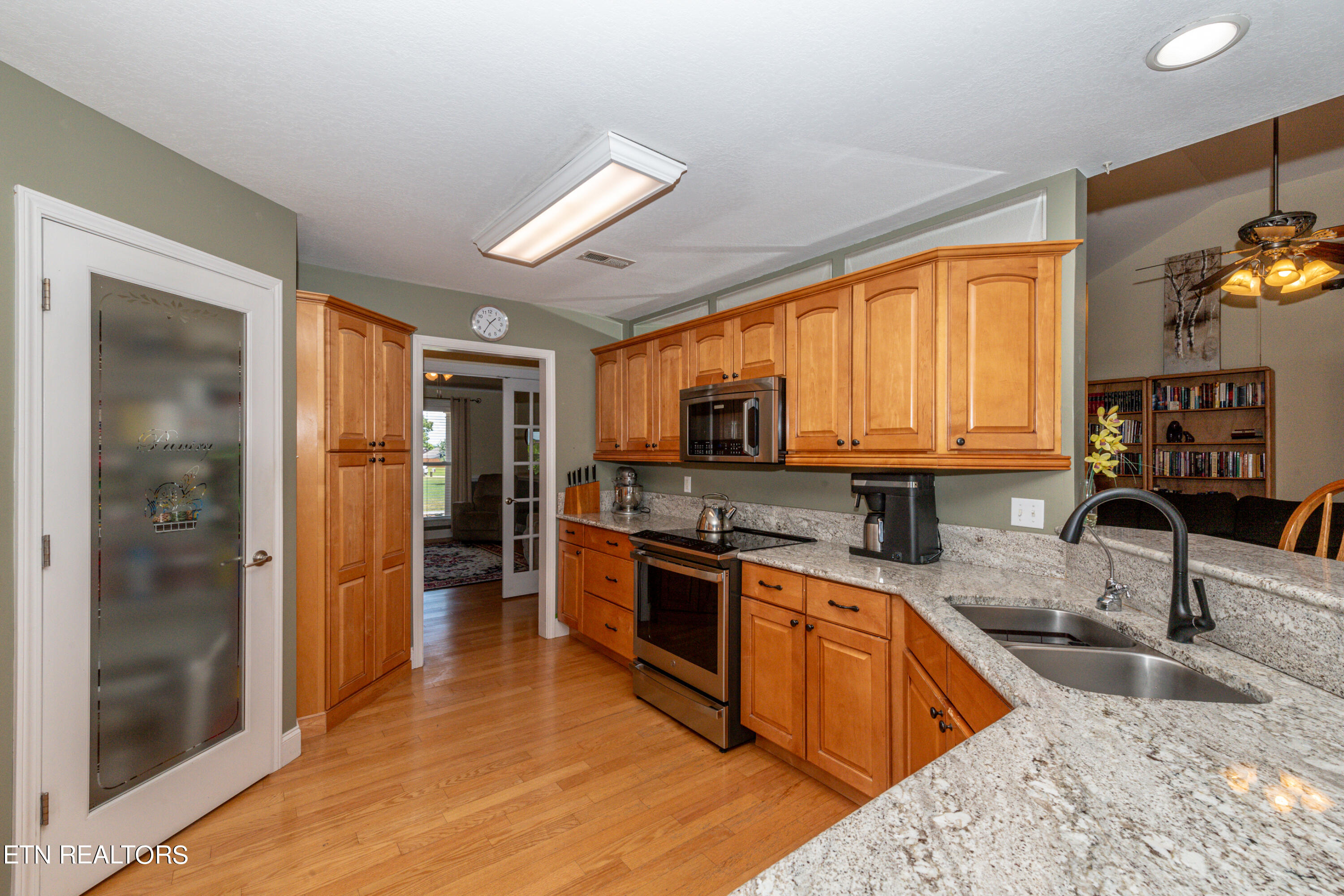 1117 Houston Springs Rd