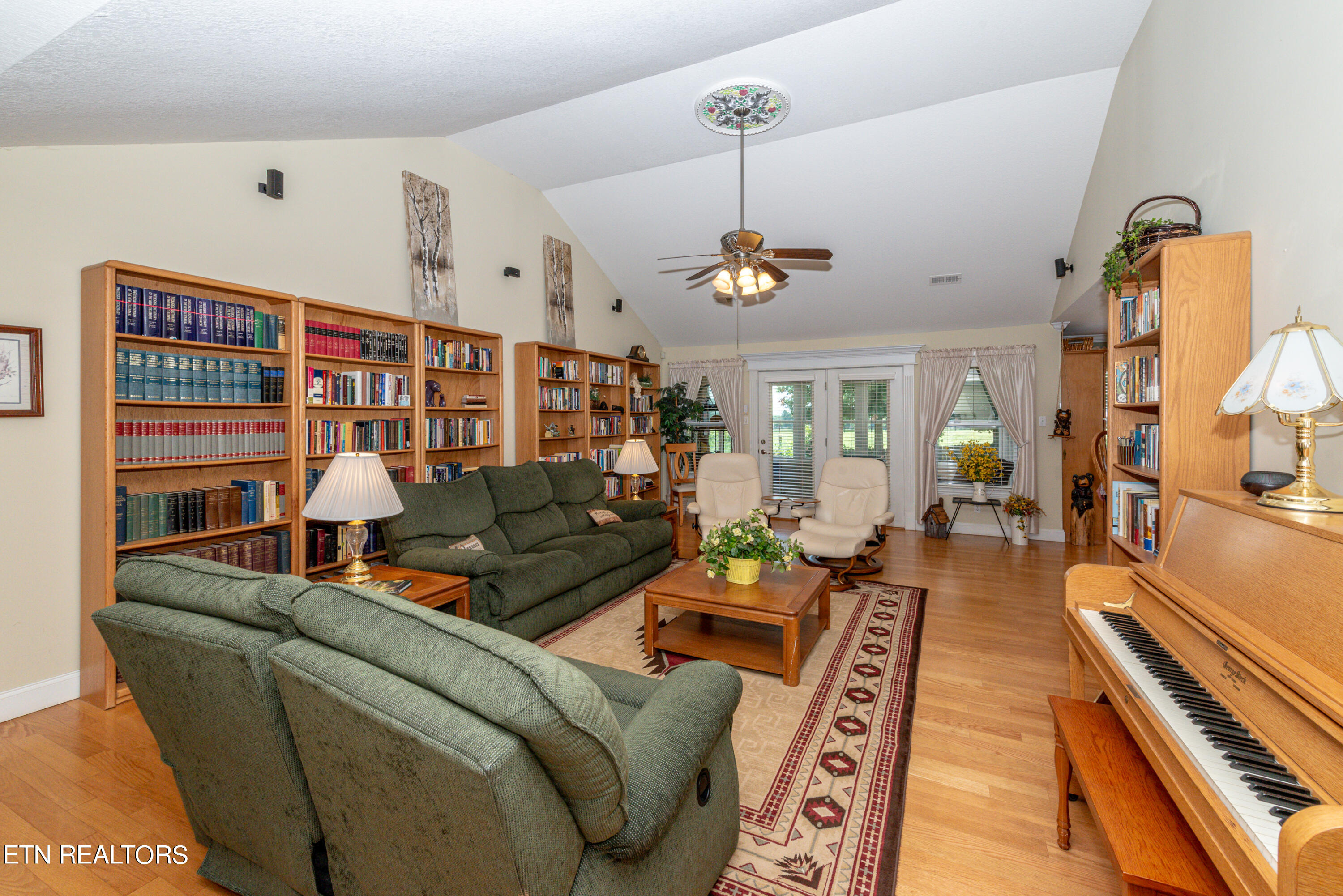 1117 Houston Springs Rd