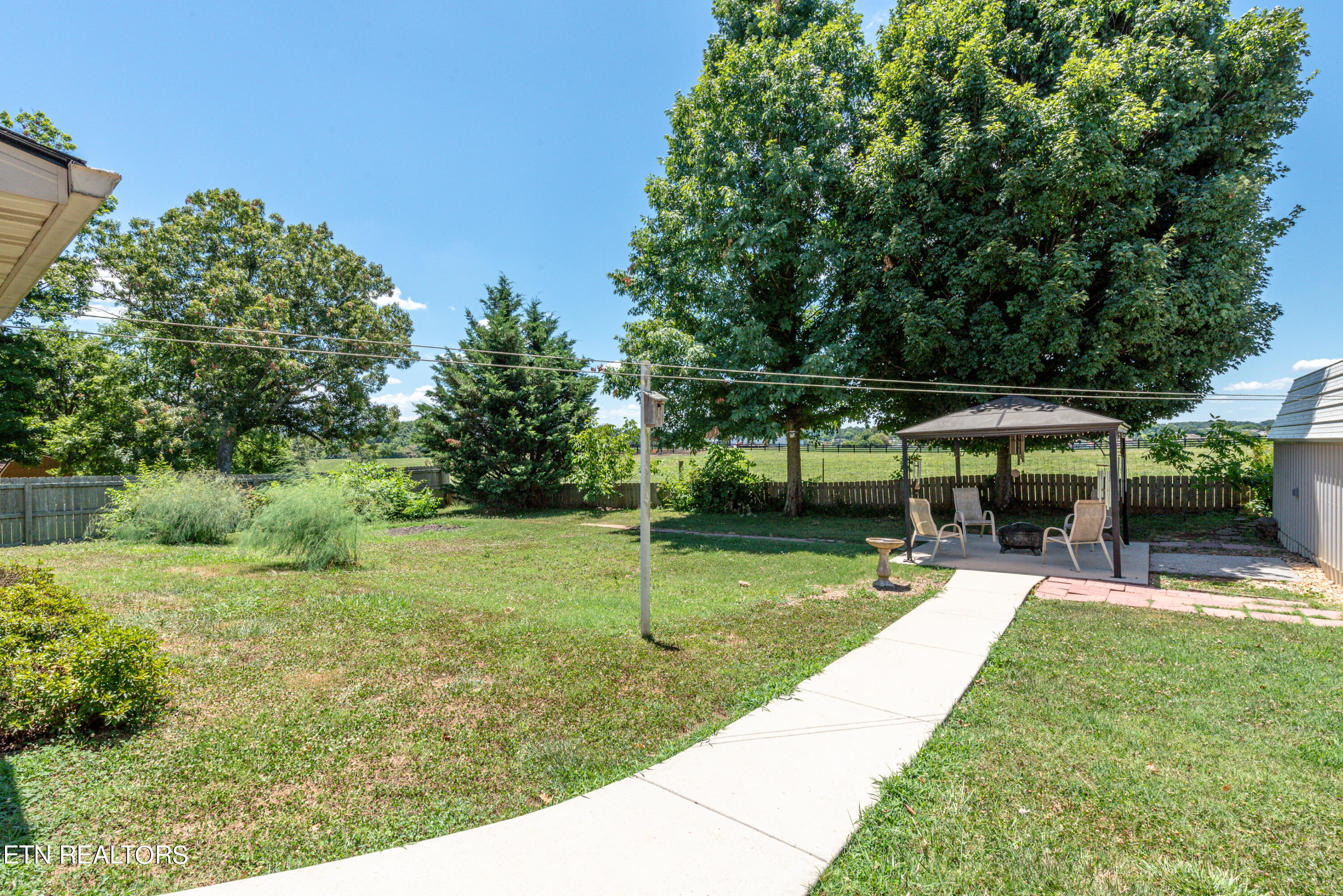 1117 Houston Springs Rd