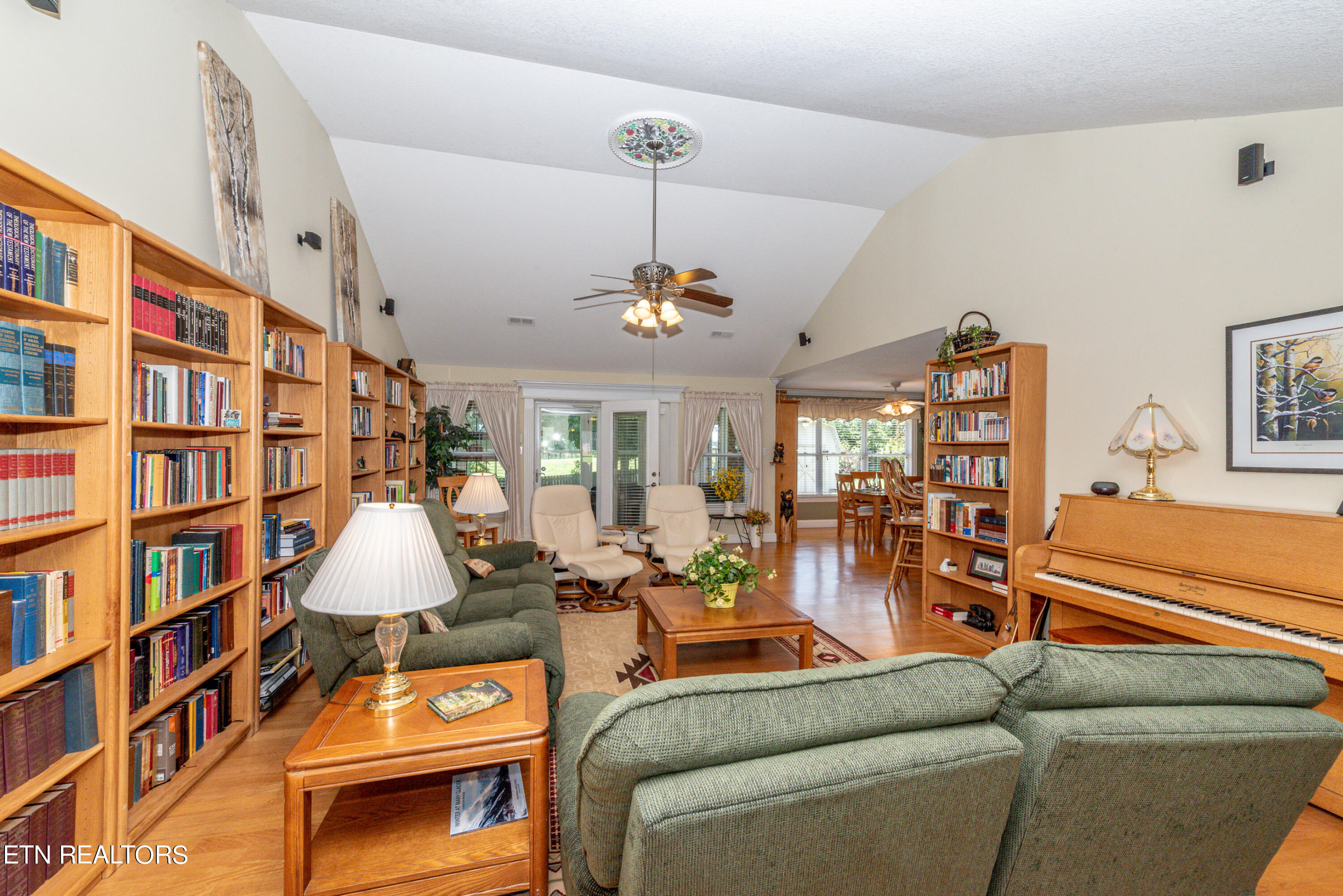 1117 Houston Springs Rd