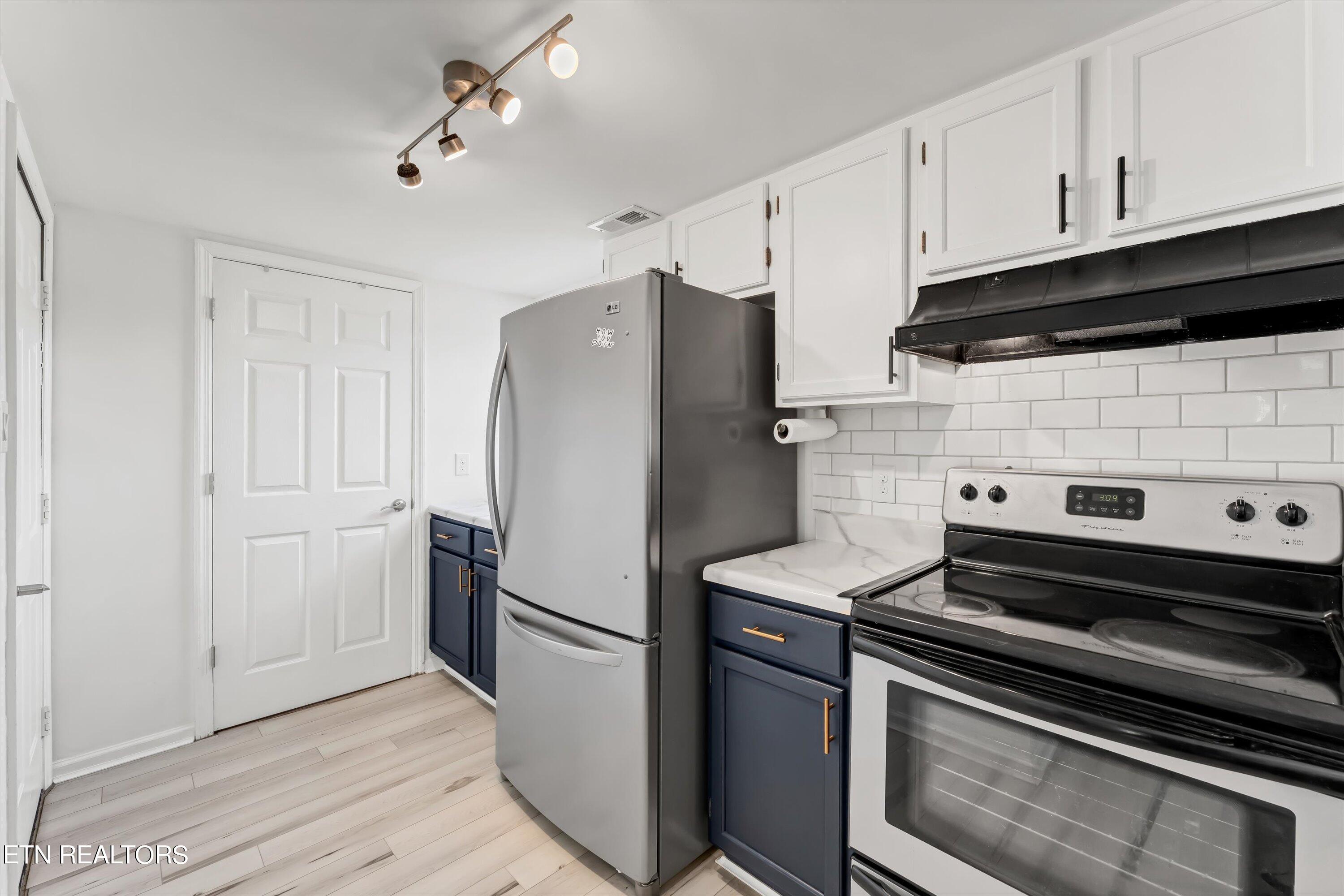 2359 Wadsworth Drive