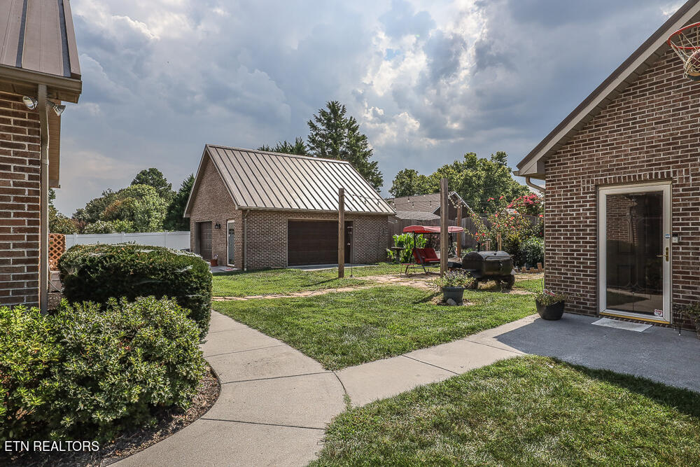 529 Sweet Briar Drive